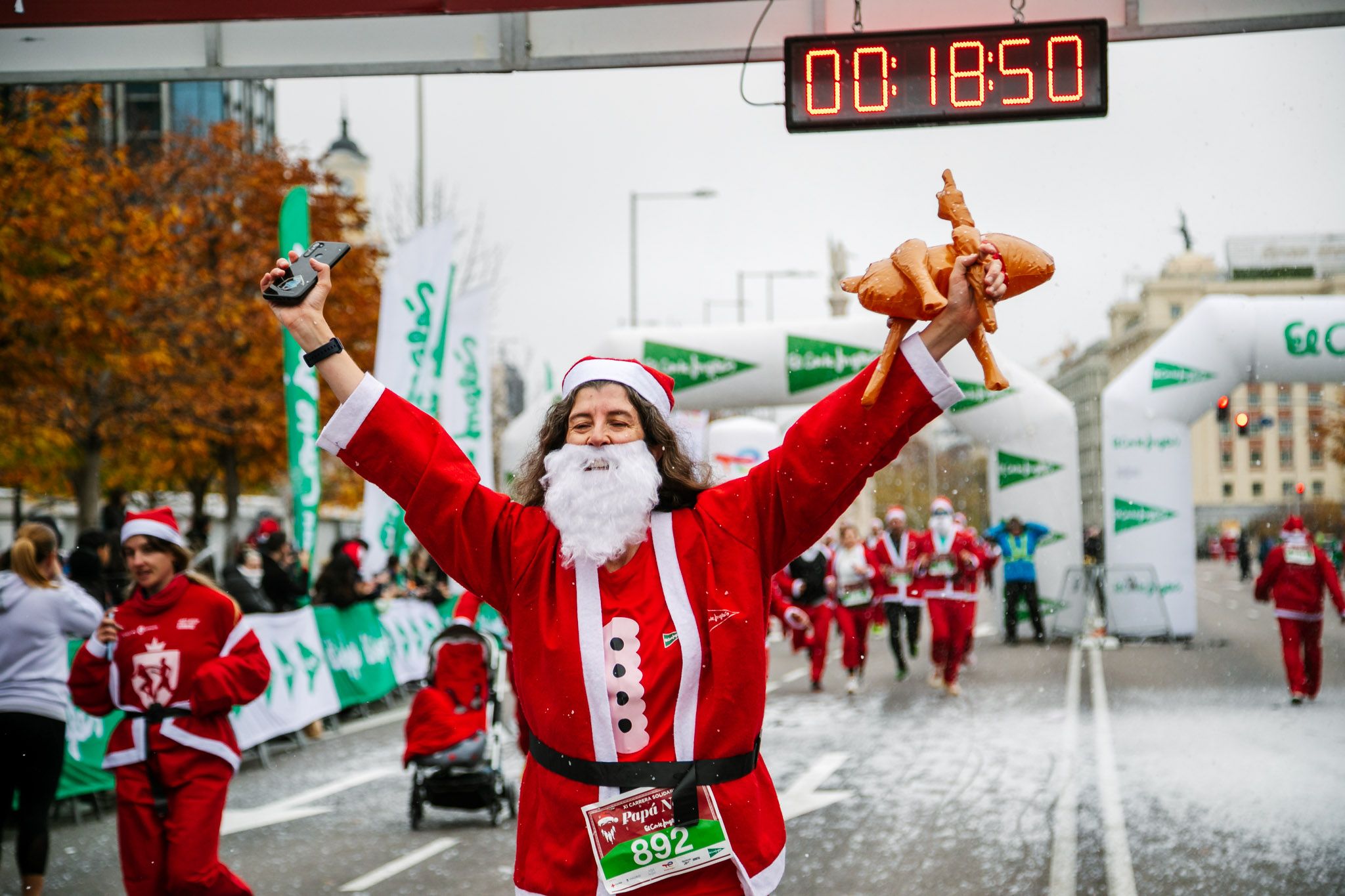 Las mejores fotos de meta de la Carrera de Papá Noel El Corte Inglés 2022