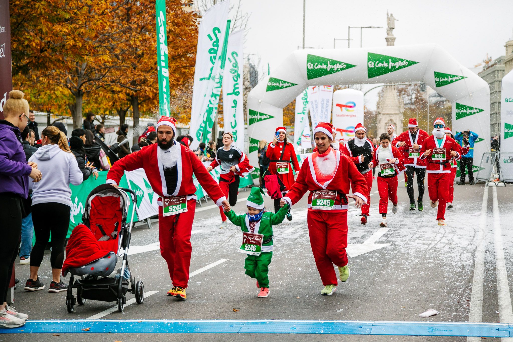 Las mejores fotos de meta de la Carrera de Papá Noel El Corte Inglés 2022