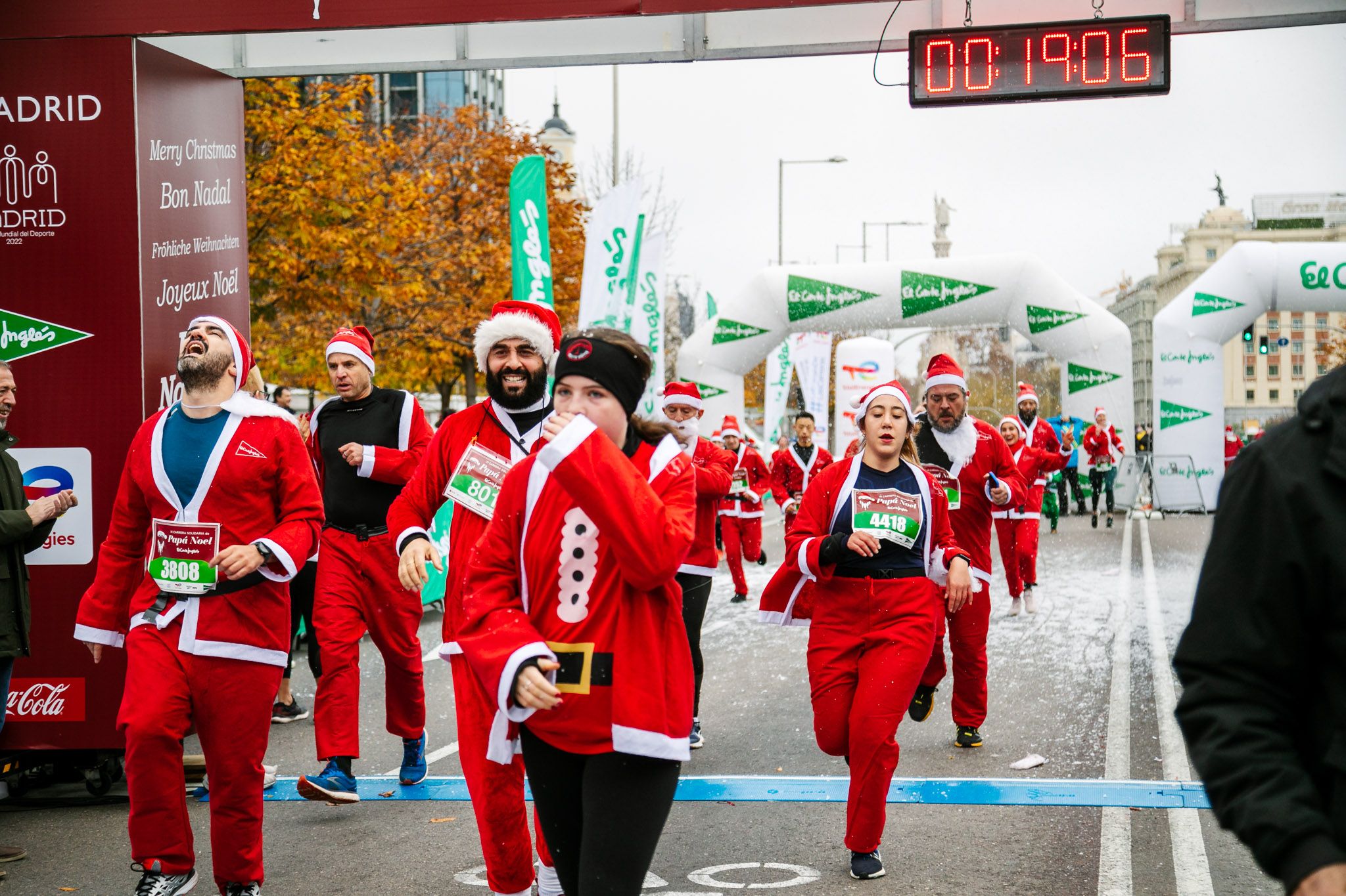 Las mejores fotos de meta de la Carrera de Papá Noel El Corte Inglés 2022