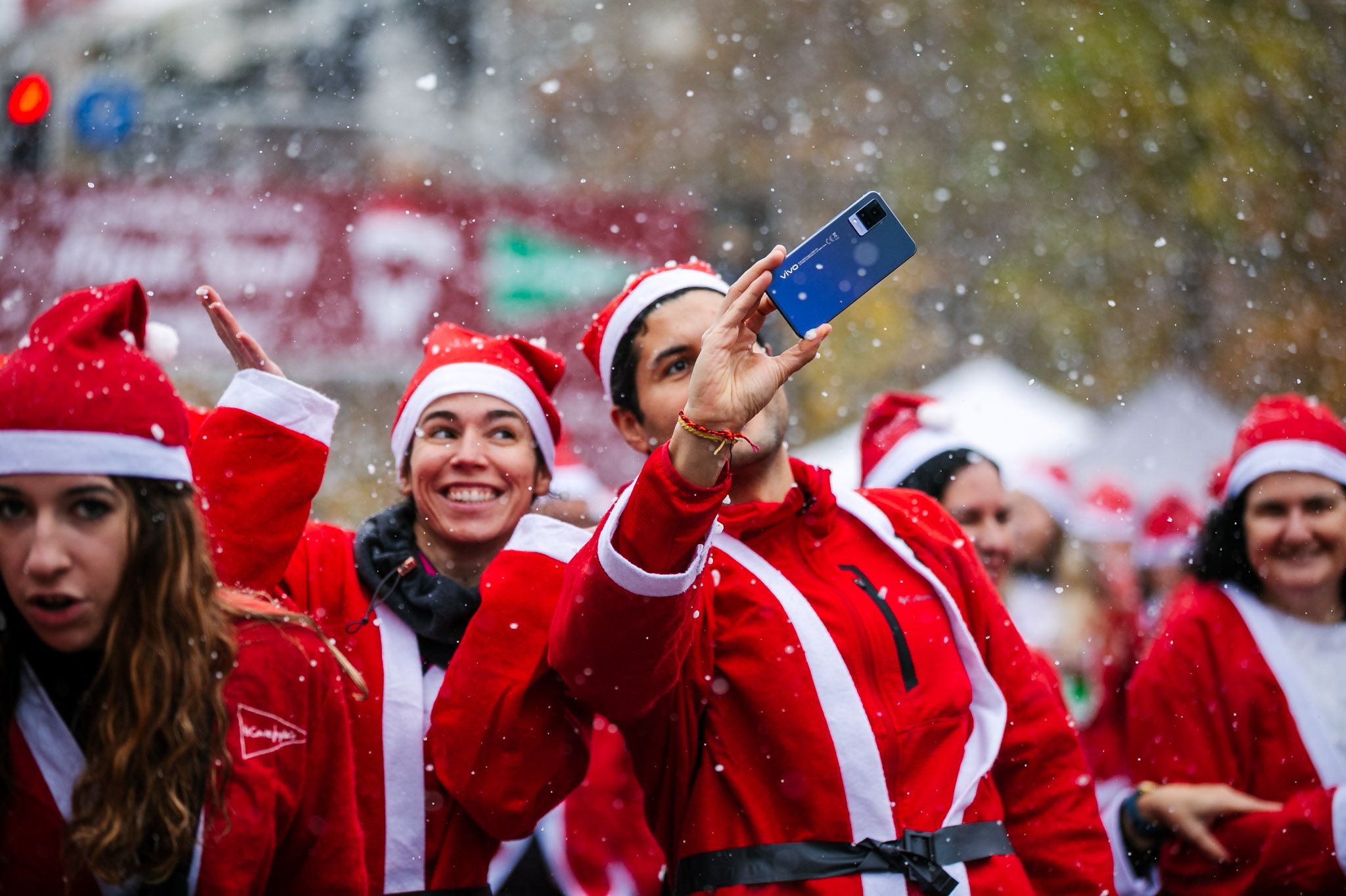 Las mejores fotos de la salida de la Carrera de Papá Noel El Corte Inglés 2022.