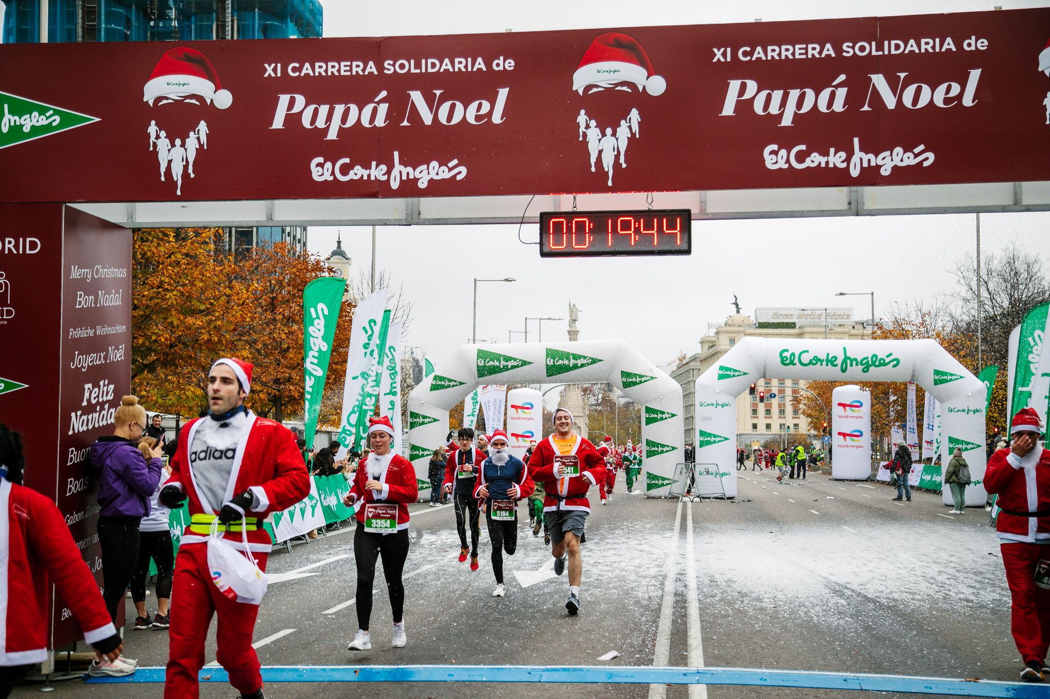 Las mejores fotos de meta de la Carrera de Papá Noel El Corte Inglés 2022