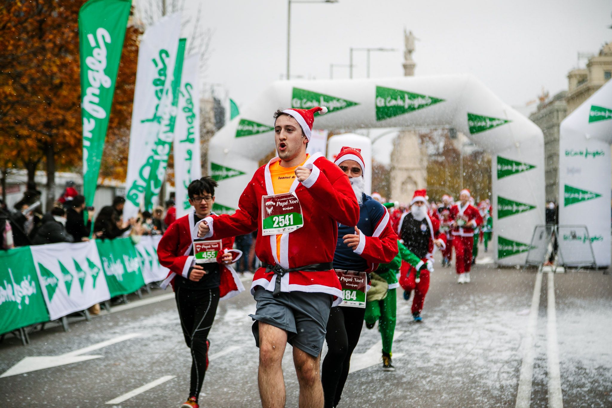 Las mejores fotos de meta de la Carrera de Papá Noel El Corte Inglés 2022