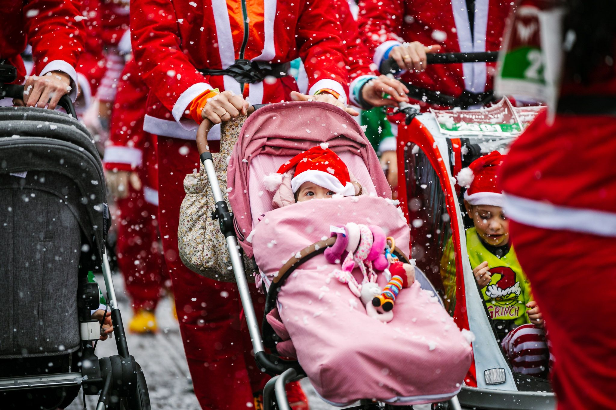 Las mejores fotos de la salida de la Carrera de Papá Noel El Corte Inglés 2022.