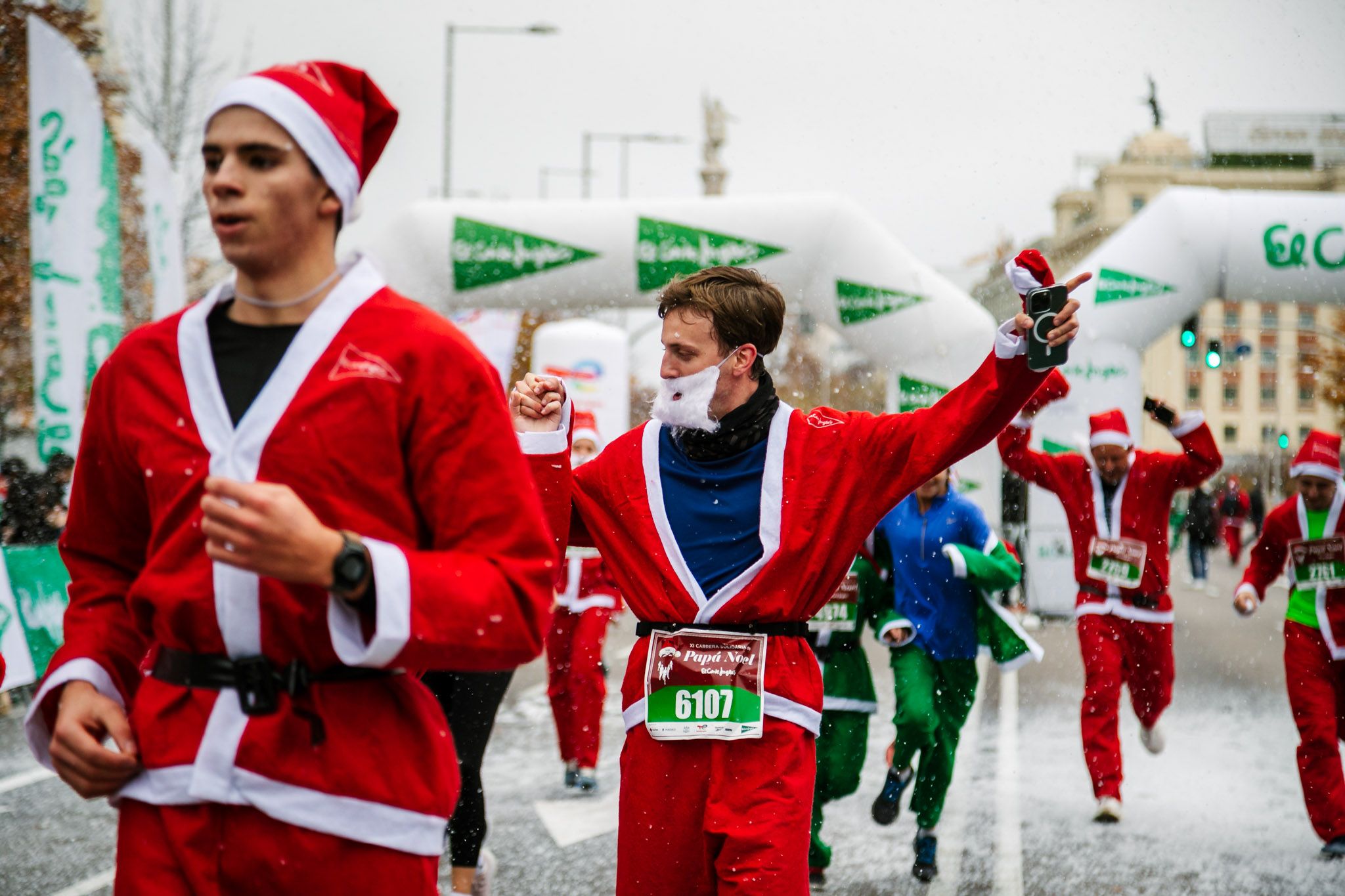 Las mejores fotos de meta de la Carrera de Papá Noel El Corte Inglés 2022