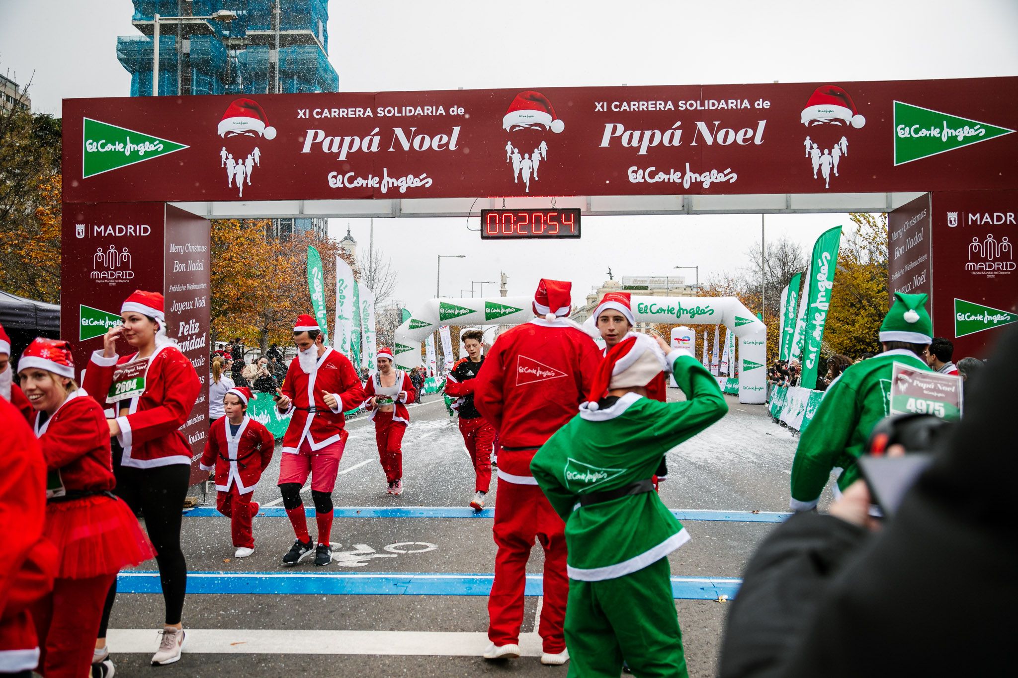 Las mejores fotos de meta de la Carrera de Papá Noel El Corte Inglés 2022