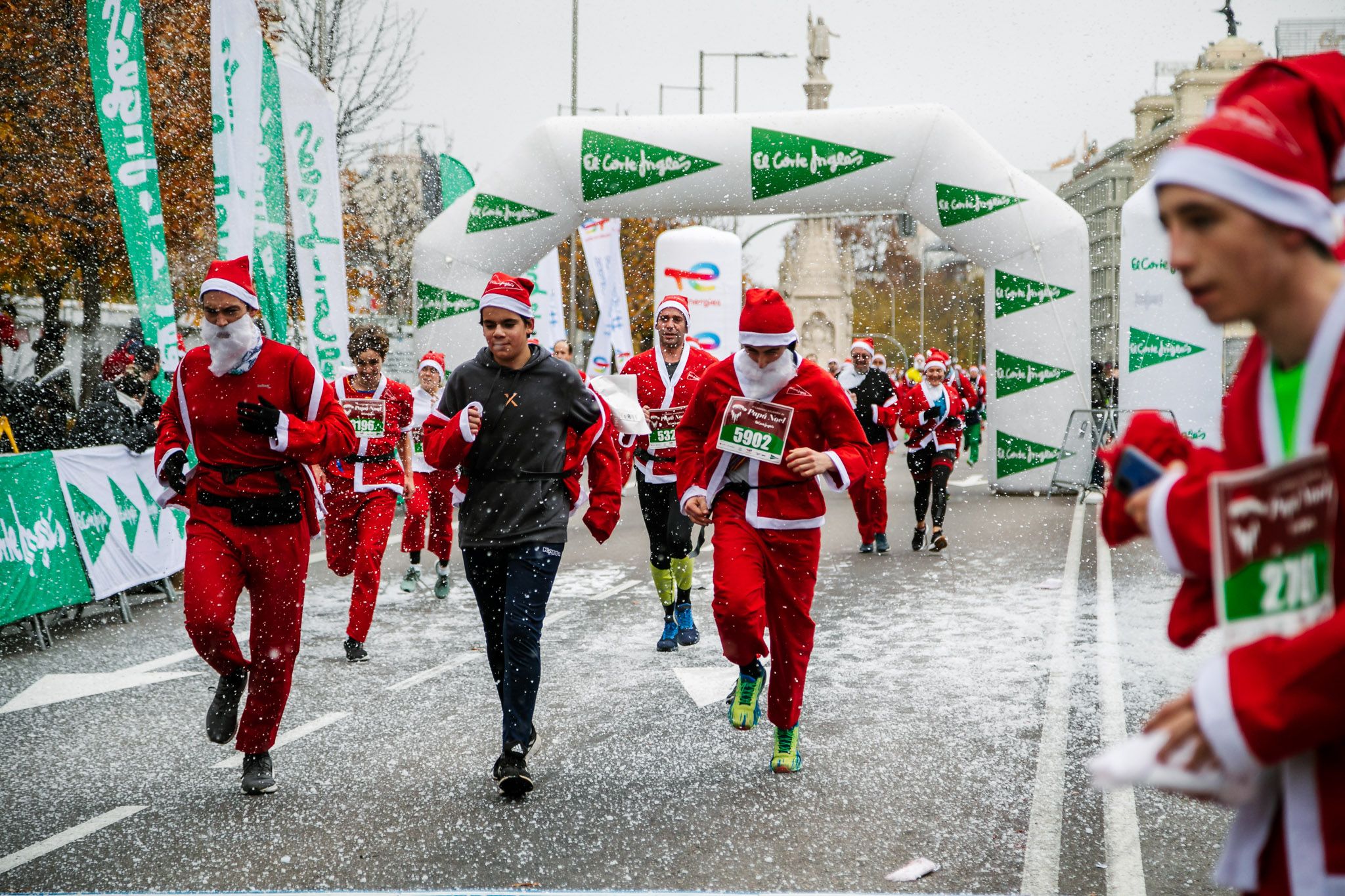 Las mejores fotos de meta de la Carrera de Papá Noel El Corte Inglés 2022
