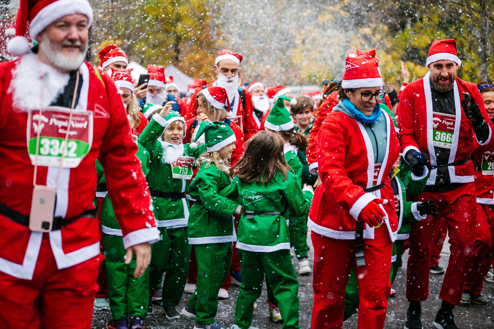 Las mejores fotos de la salida de la Carrera de Papá Noel El Corte Inglés 2022.