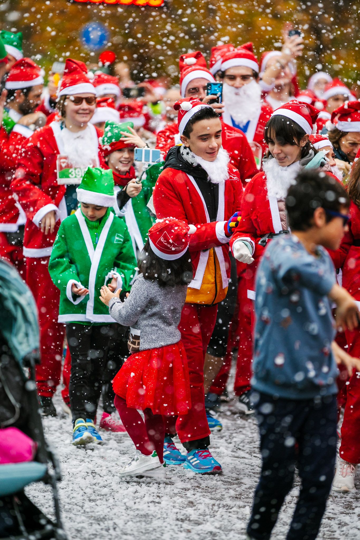Las mejores fotos de la salida de la Carrera de Papá Noel El Corte Inglés 2022.