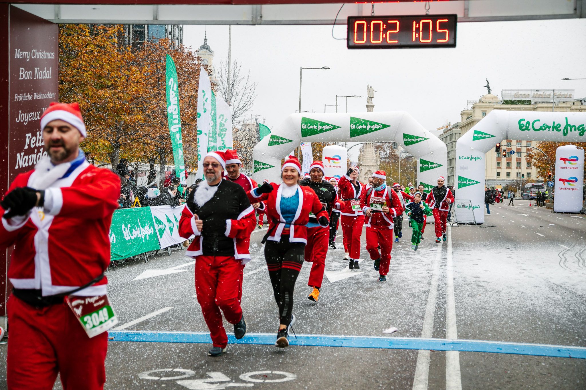 Las mejores fotos de meta de la Carrera de Papá Noel El Corte Inglés 2022