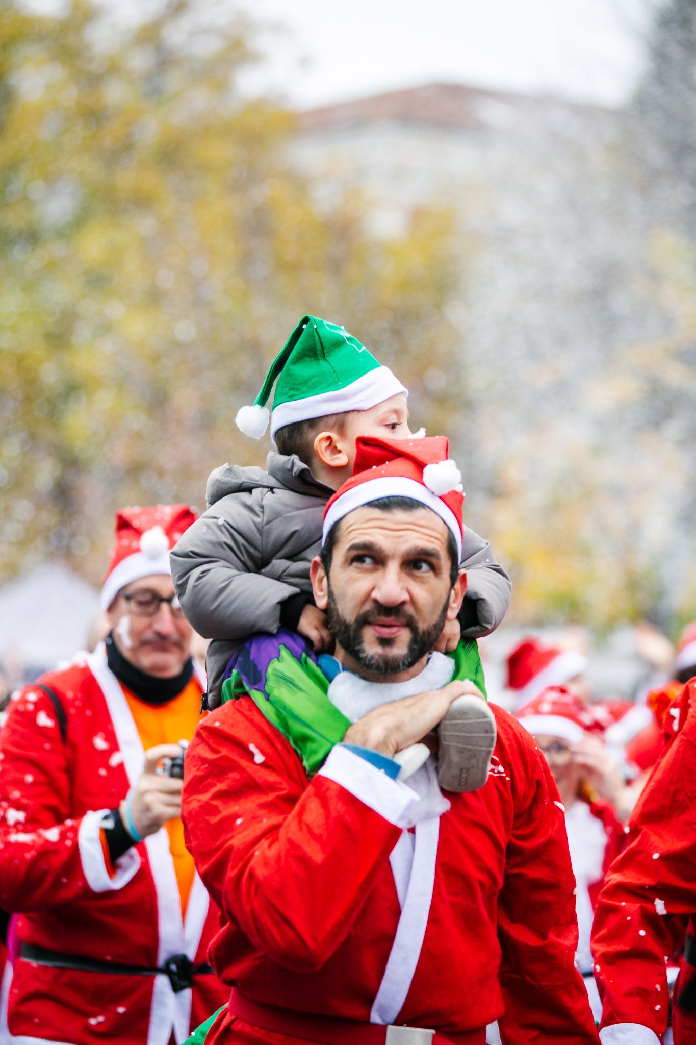 Las mejores fotos de la salida de la Carrera de Papá Noel El Corte Inglés 2022.