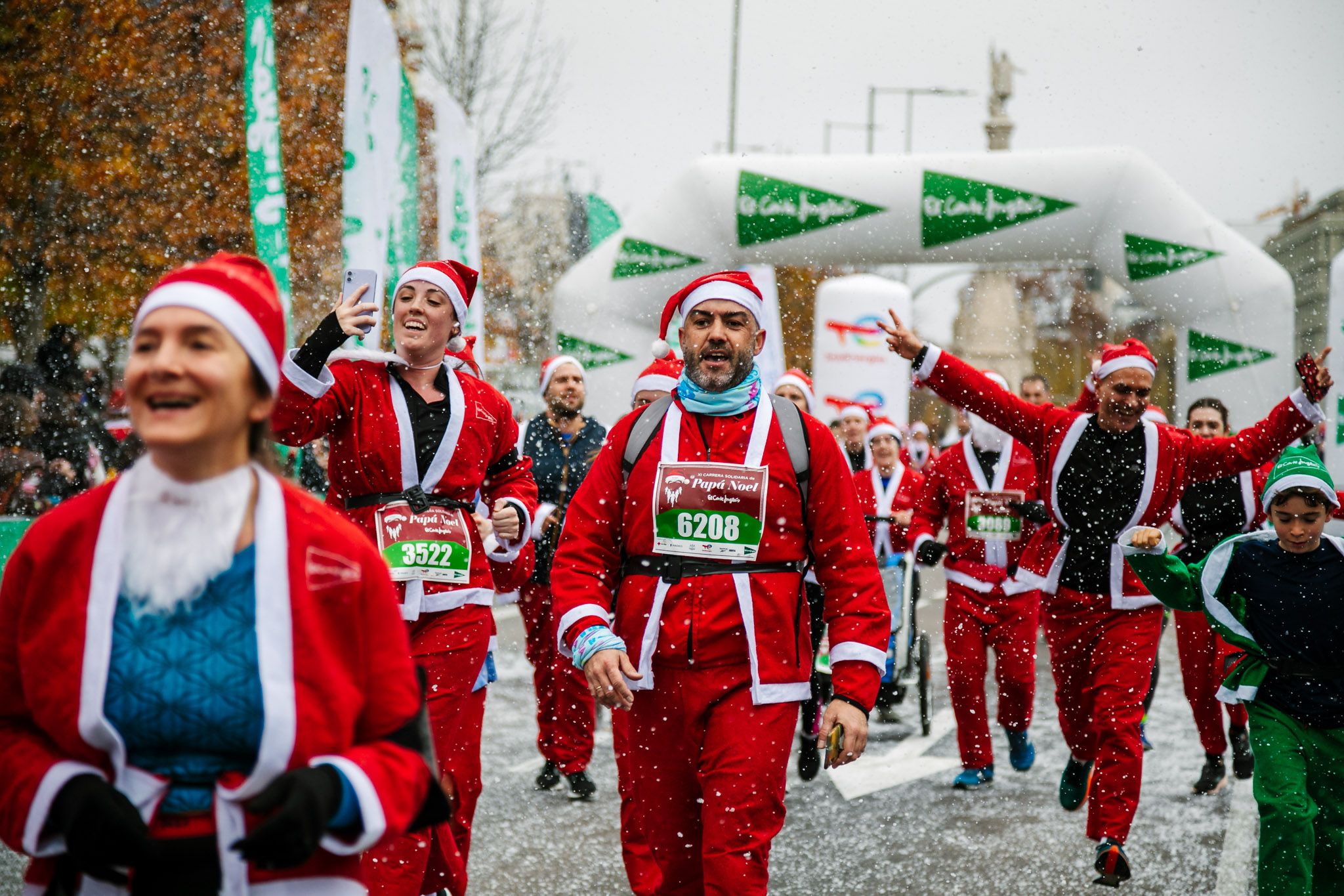 Las mejores fotos de meta de la Carrera de Papá Noel El Corte Inglés 2022