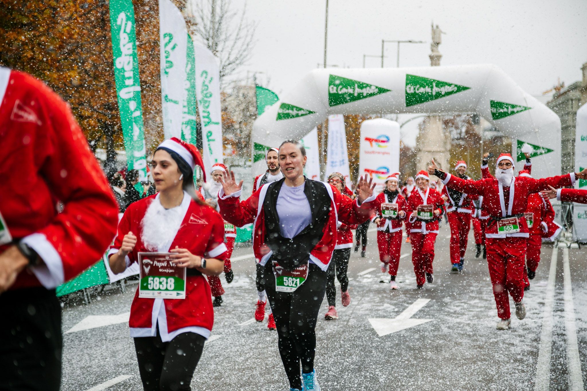 Las mejores fotos de meta de la Carrera de Papá Noel El Corte Inglés 2022