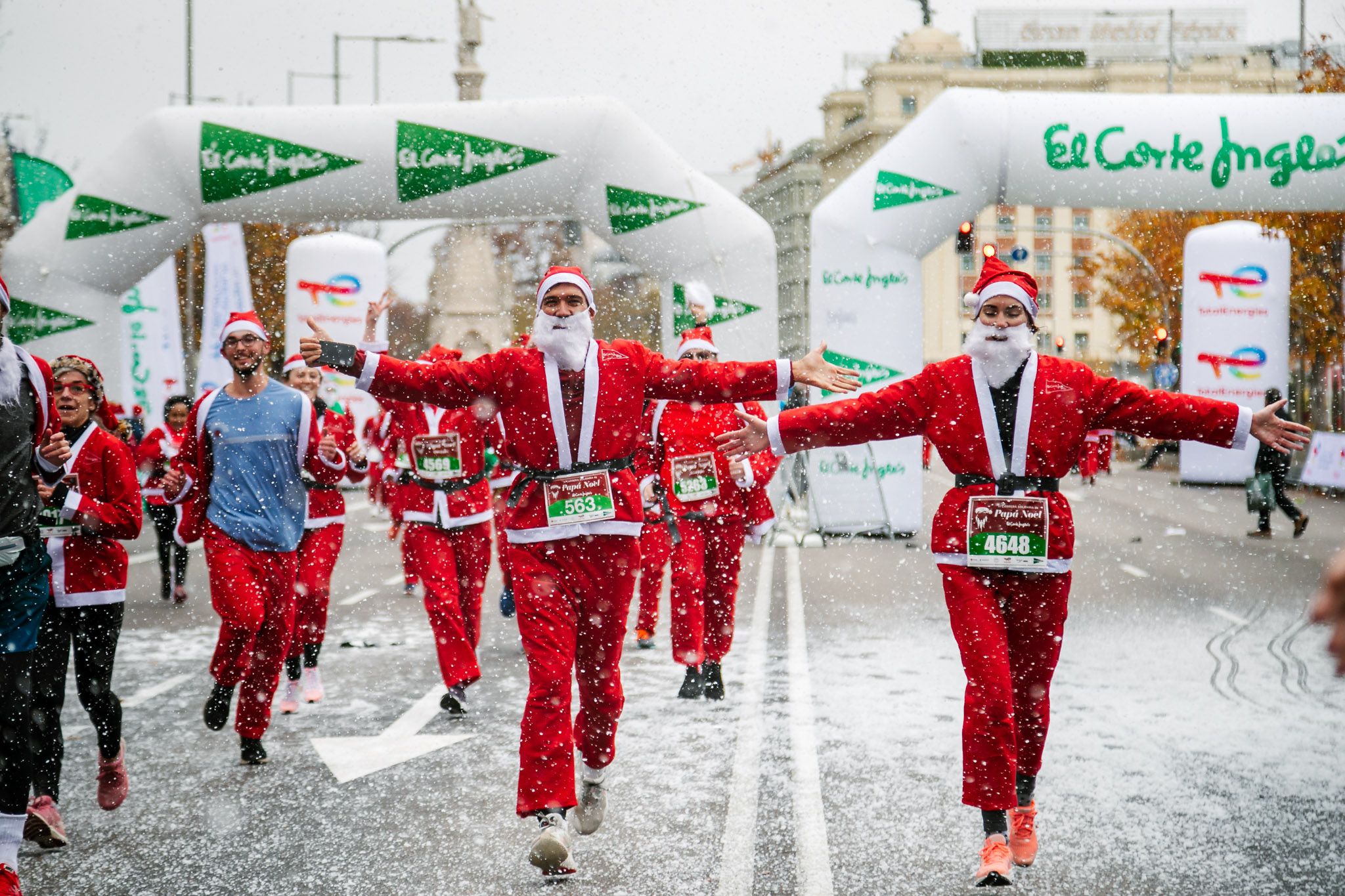 Las mejores fotos de meta de la Carrera de Papá Noel El Corte Inglés 2022