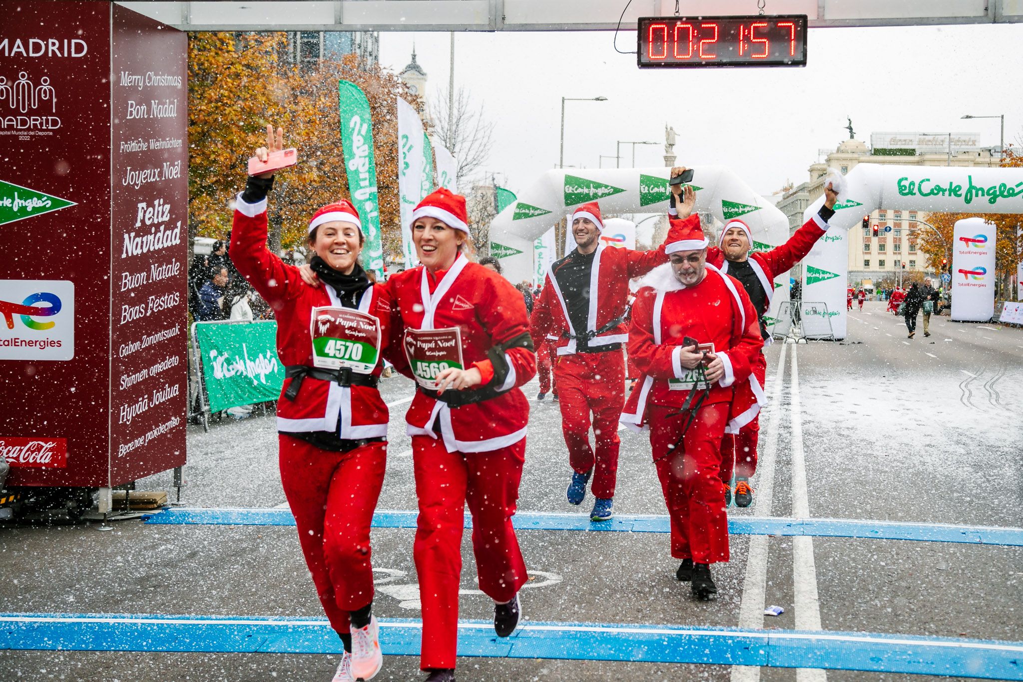 Las mejores fotos de meta de la Carrera de Papá Noel El Corte Inglés 2022
