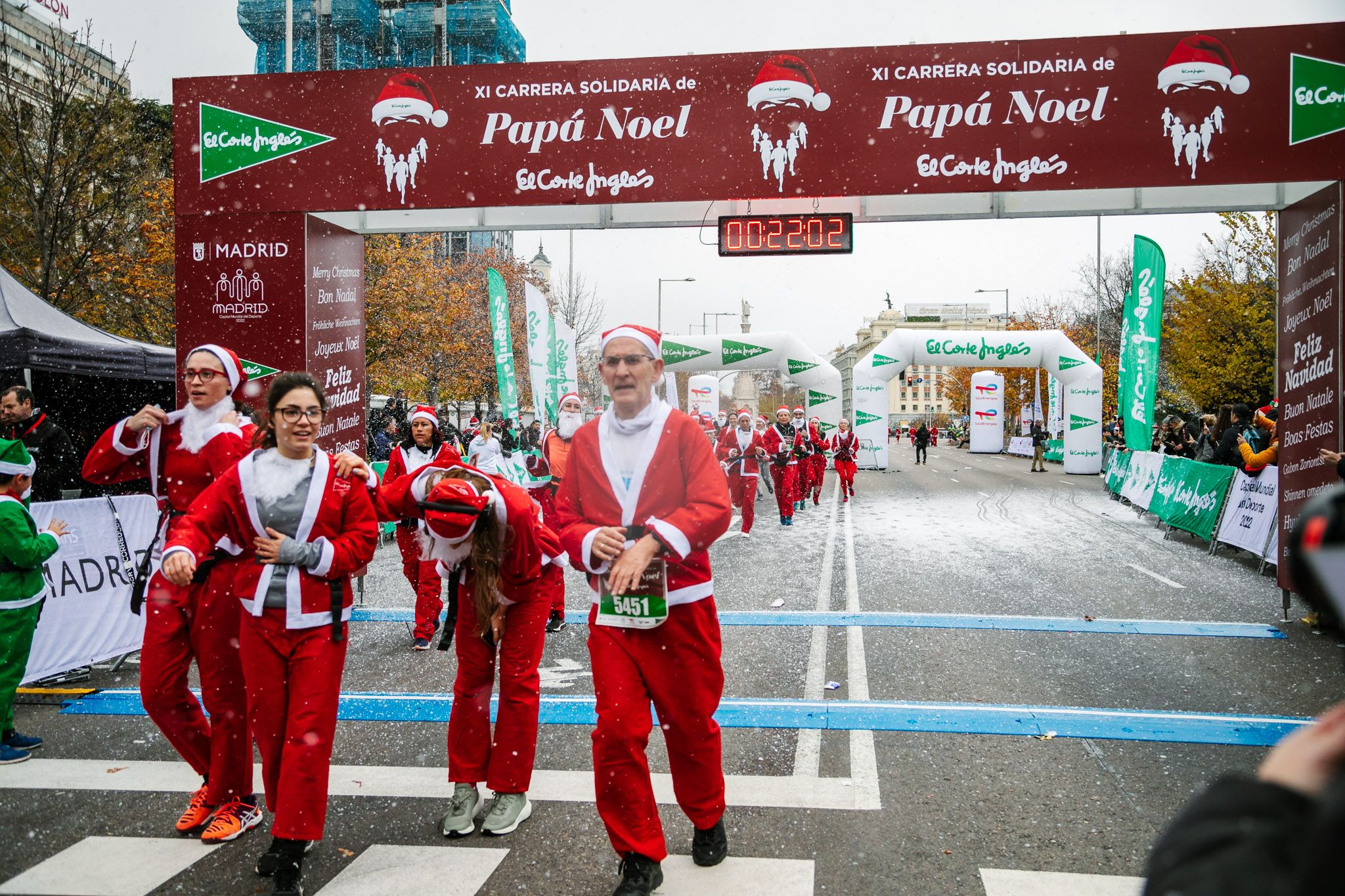 Las mejores fotos de meta de la Carrera de Papá Noel El Corte Inglés 2022