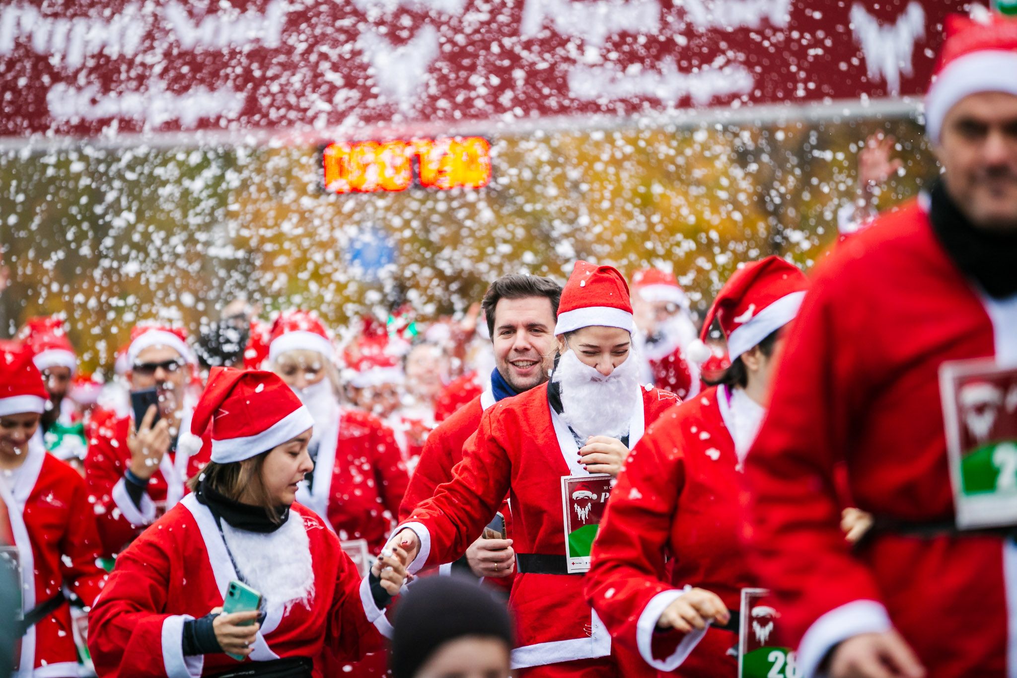 Las mejores fotos de la salida de la Carrera de Papá Noel El Corte Inglés 2022.