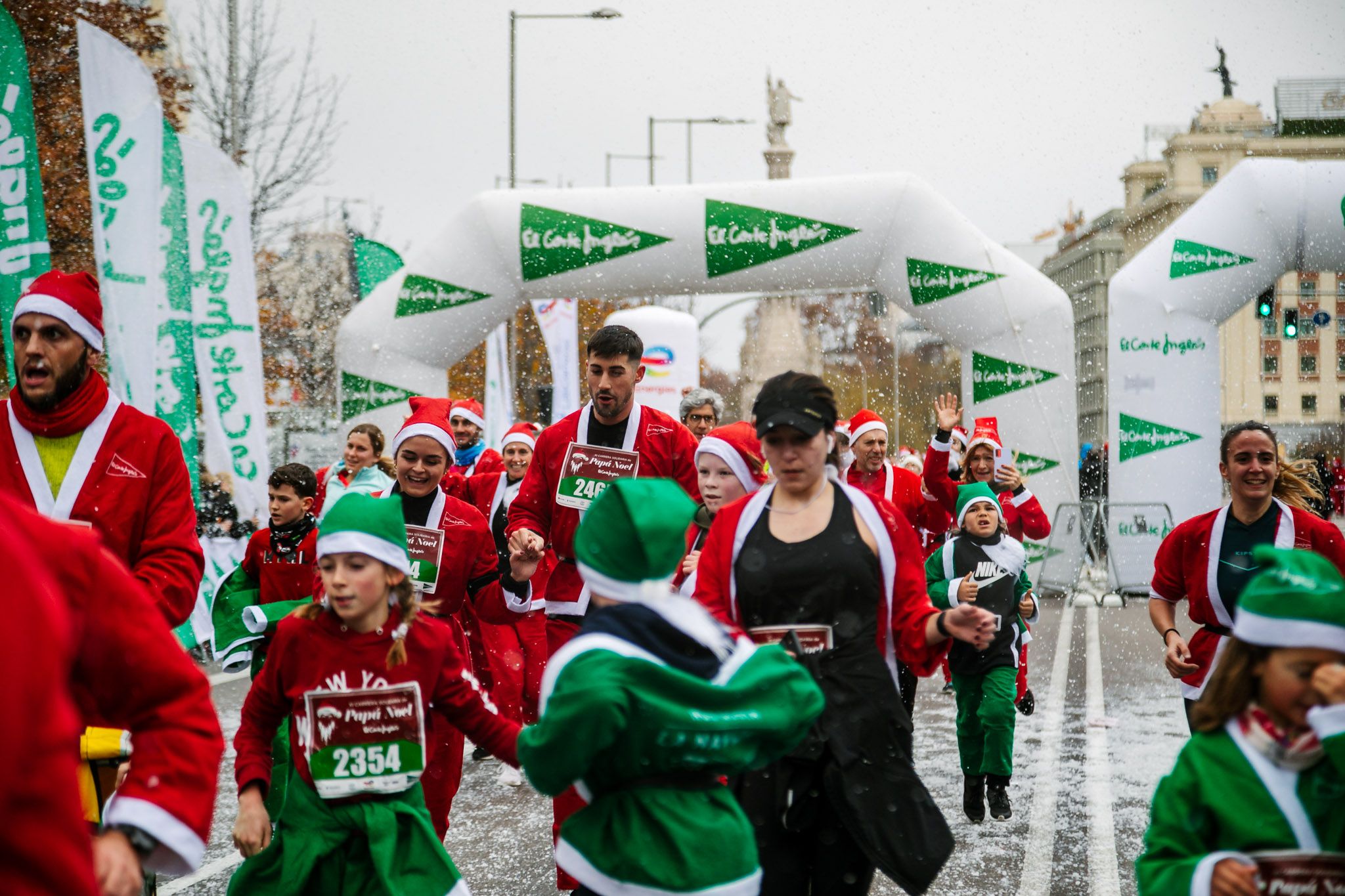 Las mejores fotos de meta de la Carrera de Papá Noel El Corte Inglés 2022