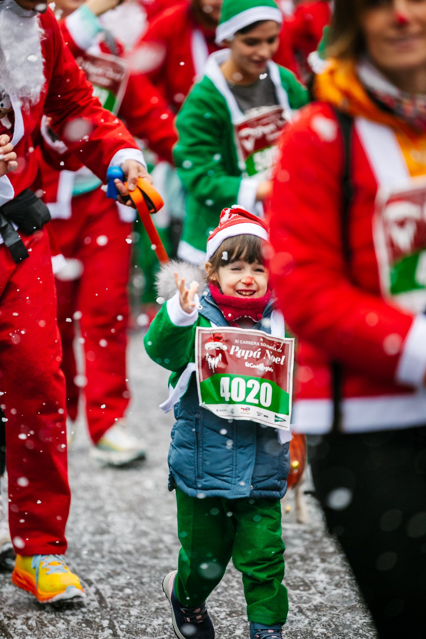 Las mejores fotos de la salida de la Carrera de Papá Noel El Corte Inglés 2022.