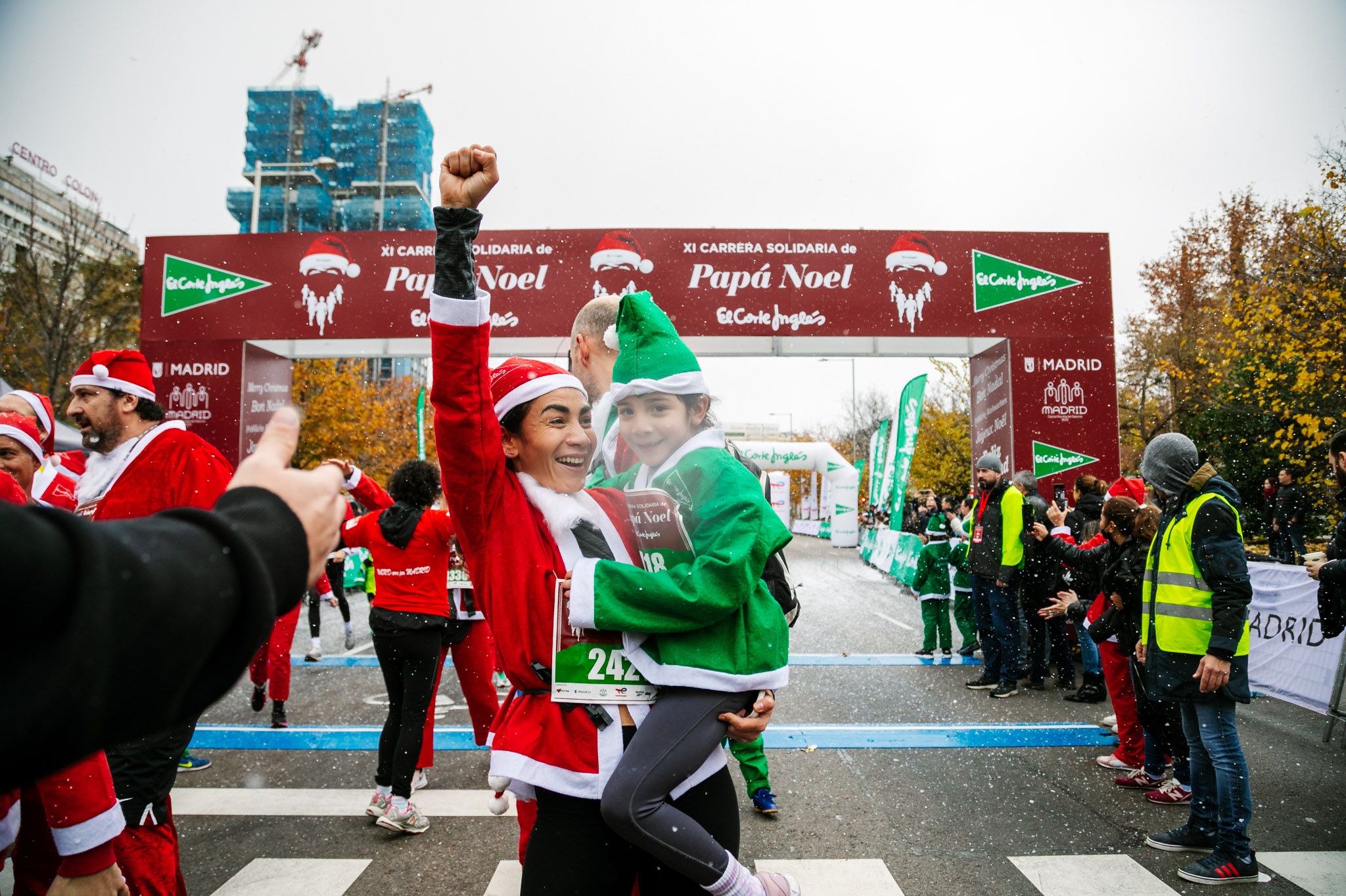 Las mejores fotos de meta de la Carrera de Papá Noel El Corte Inglés 2022