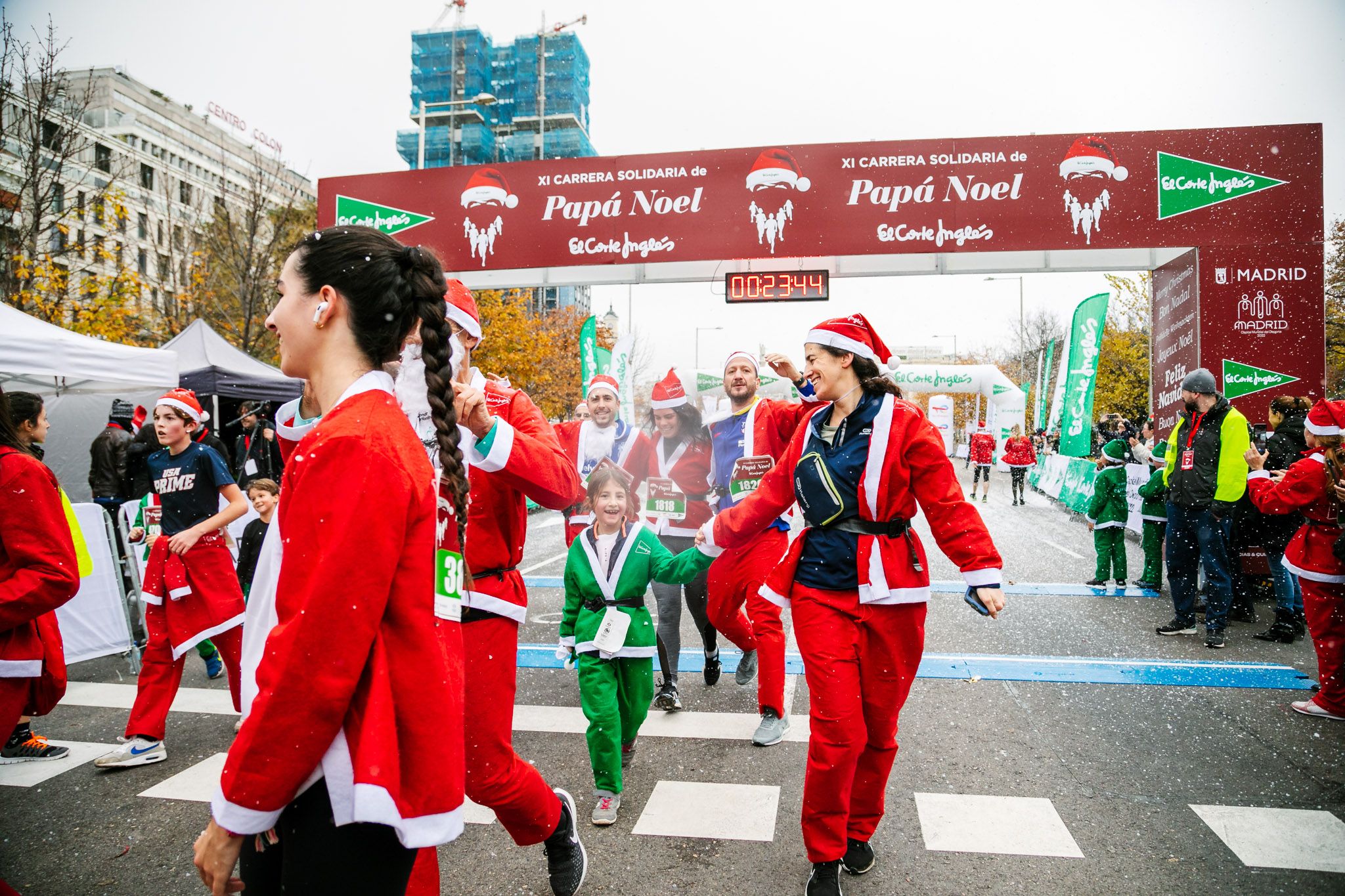 Las mejores fotos de meta de la Carrera de Papá Noel El Corte Inglés 2022