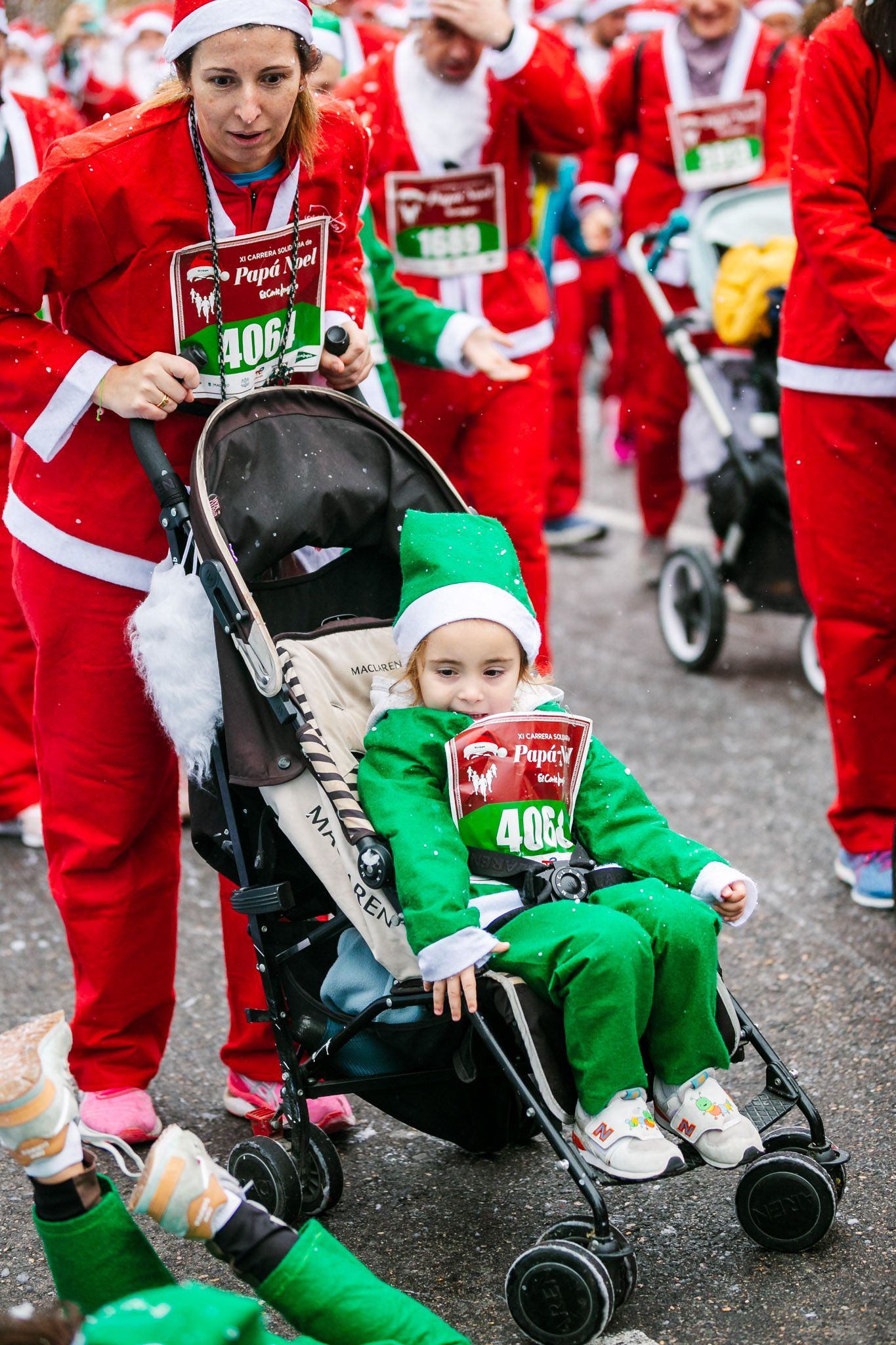 Las mejores fotos de la salida de la Carrera de Papá Noel El Corte Inglés 2022.
