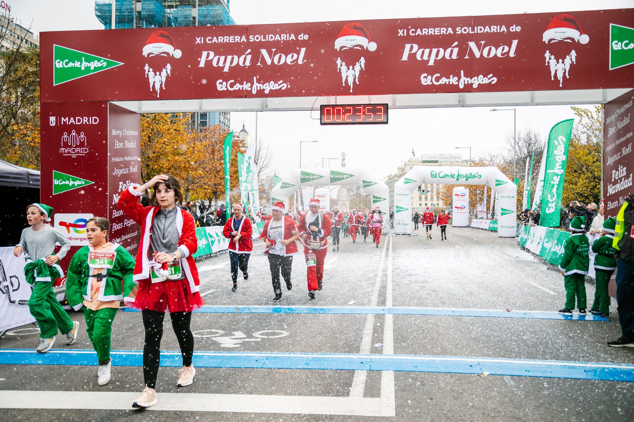 Las mejores fotos de meta de la Carrera de Papá Noel El Corte Inglés 2022