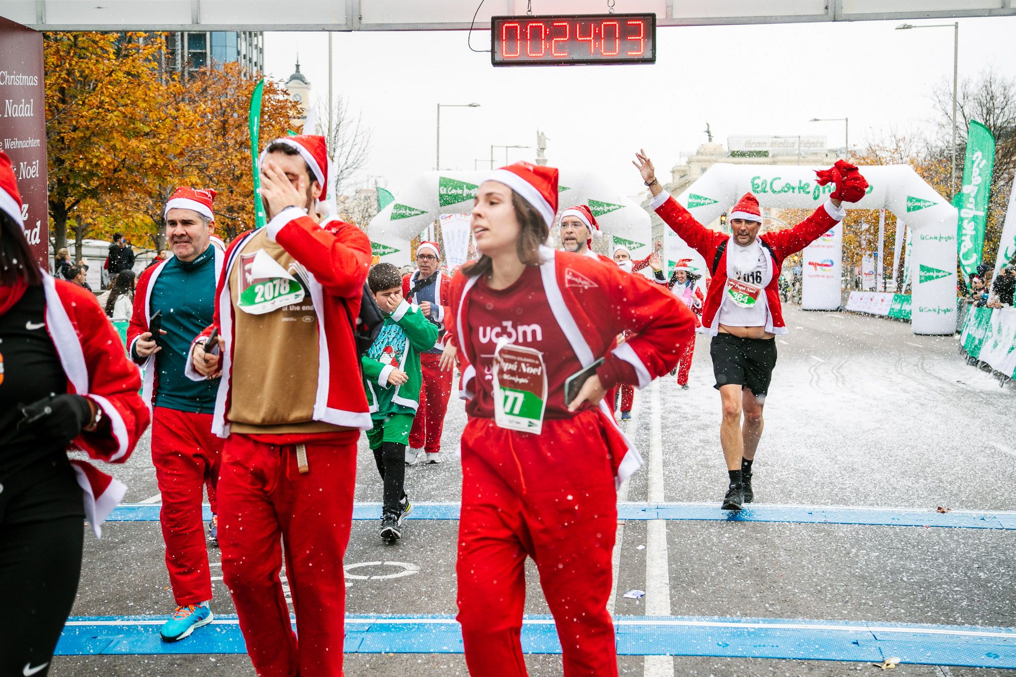Las mejores fotos de meta de la Carrera de Papá Noel El Corte Inglés 2022