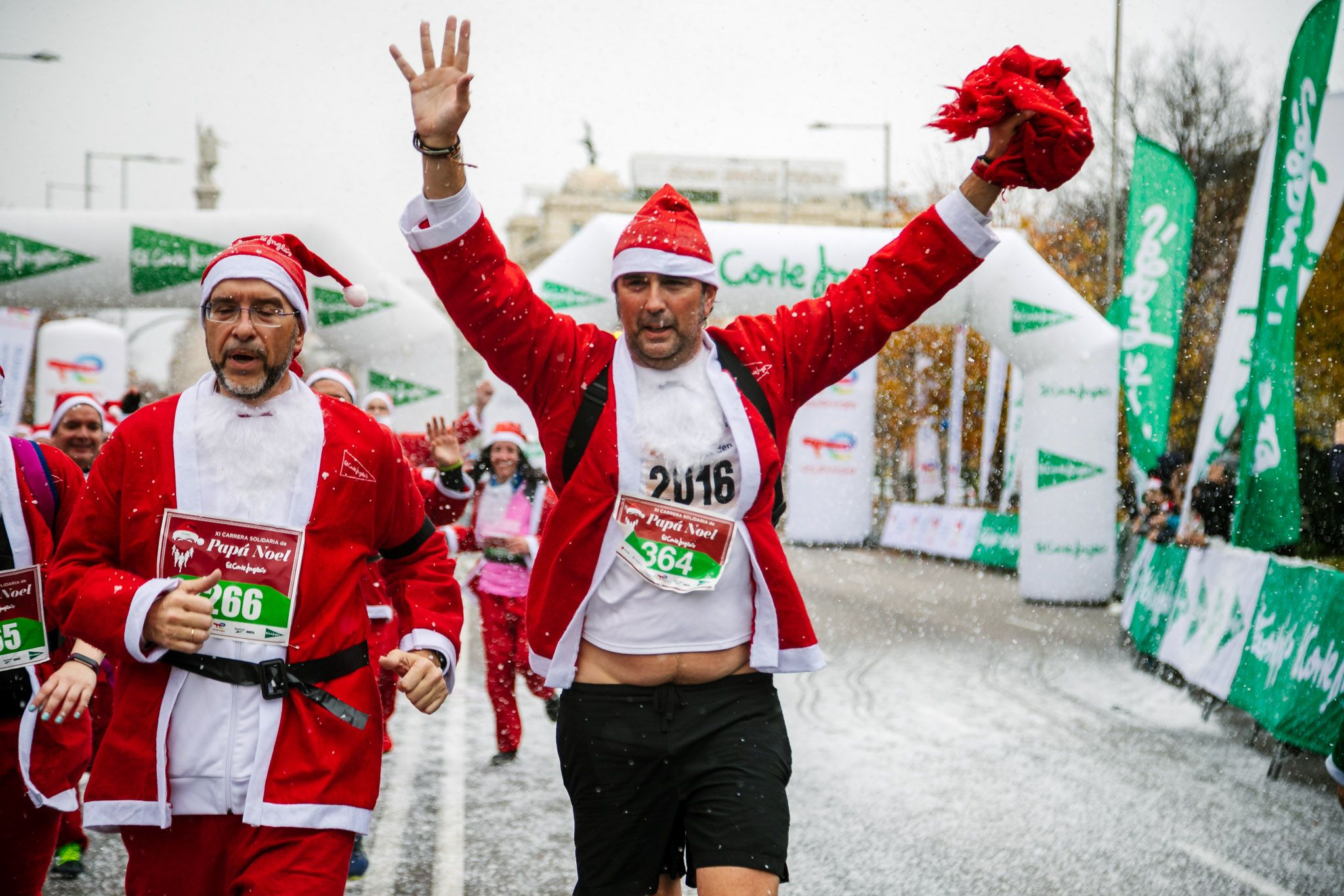Las mejores fotos de meta de la Carrera de Papá Noel El Corte Inglés 2022