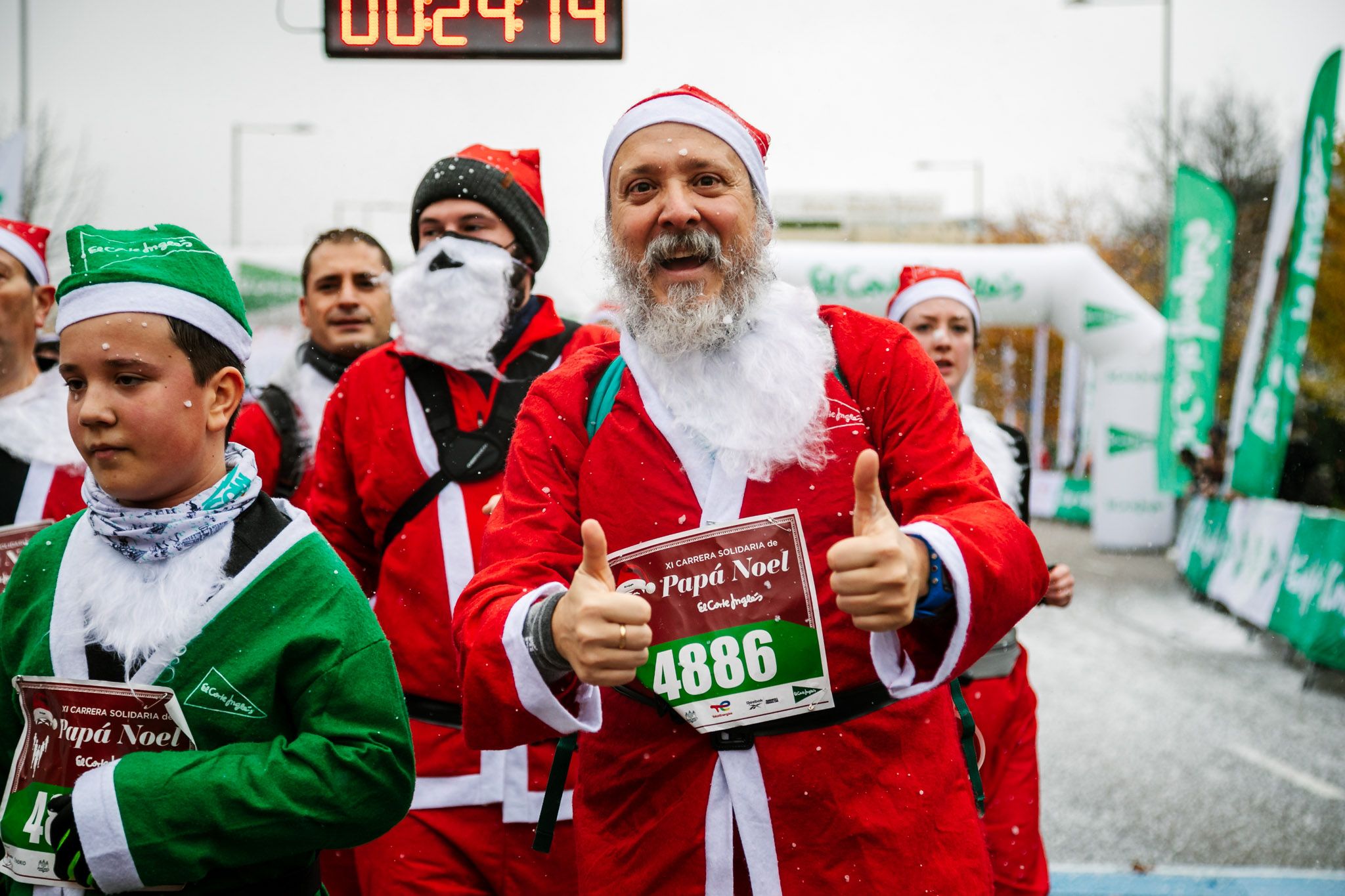 Las mejores fotos de meta de la Carrera de Papá Noel El Corte Inglés 2022