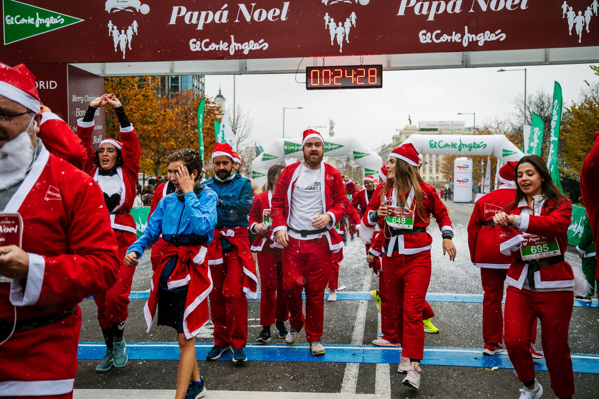 Las mejores fotos de meta de la Carrera de Papá Noel El Corte Inglés 2022