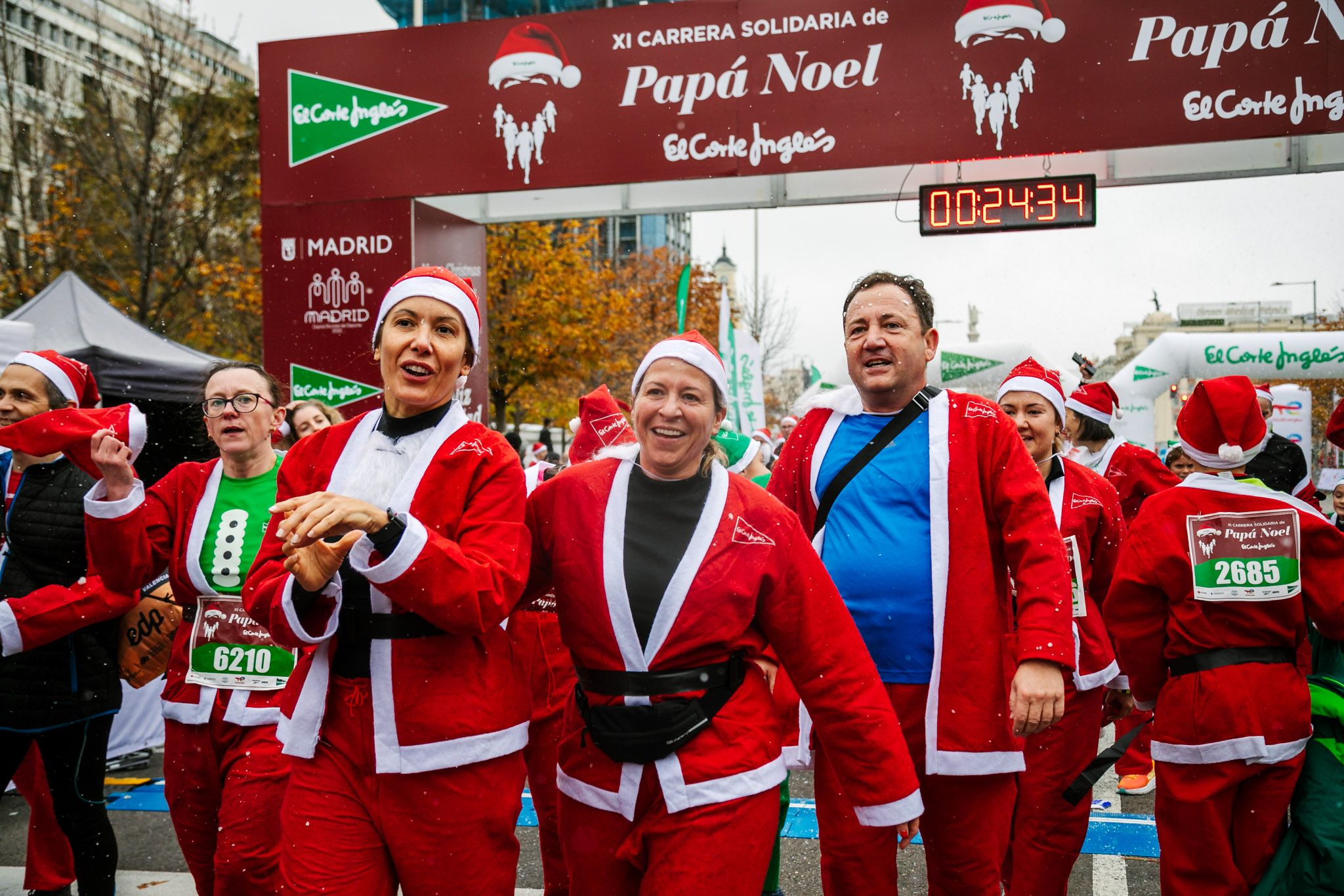 Las mejores fotos de meta de la Carrera de Papá Noel El Corte Inglés 2022
