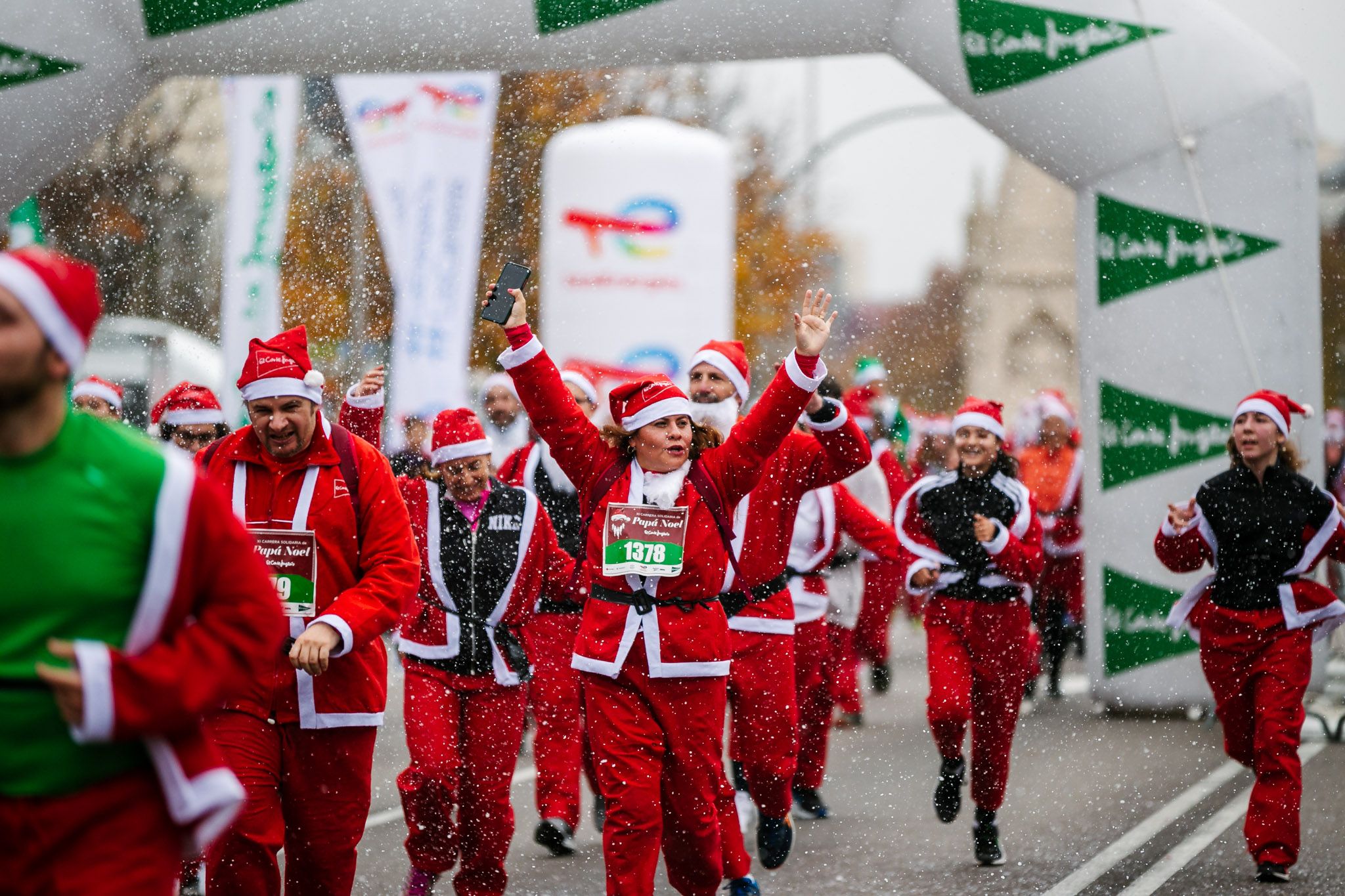 Las mejores fotos de meta de la Carrera de Papá Noel El Corte Inglés 2022