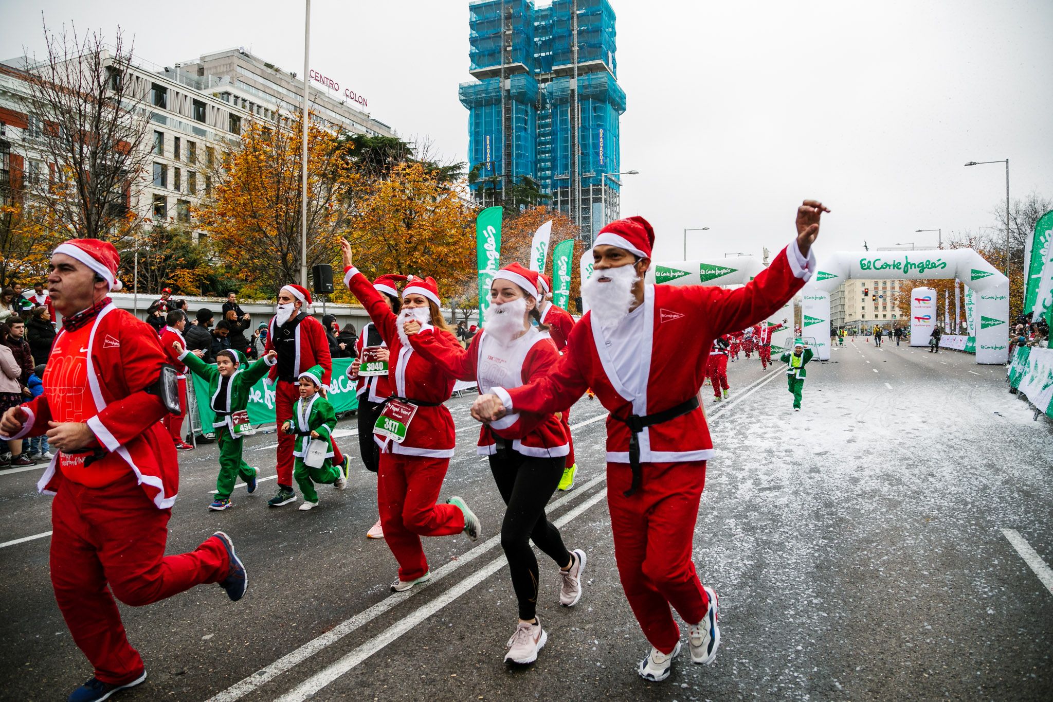 Las mejores fotos de meta de la Carrera de Papá Noel El Corte Inglés 2022