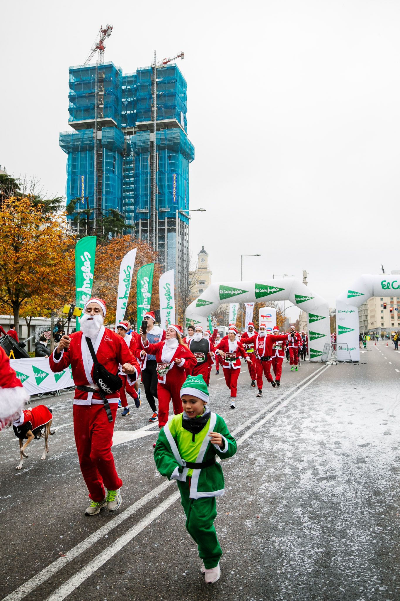 Las mejores fotos de meta de la Carrera de Papá Noel El Corte Inglés 2022