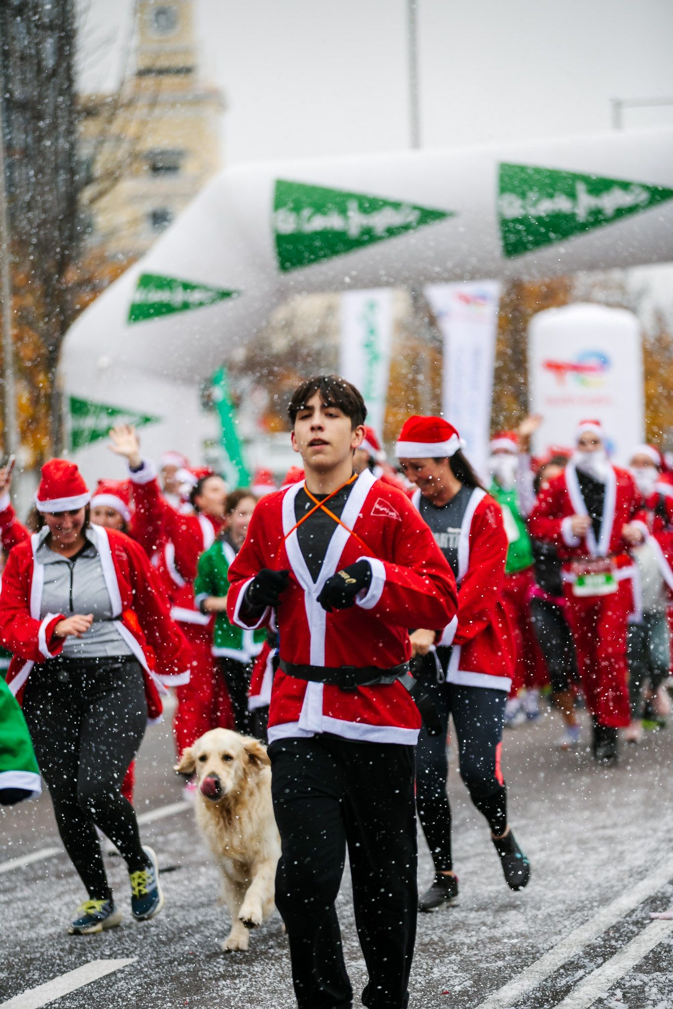 Las mejores fotos de meta de la Carrera de Papá Noel El Corte Inglés 2022