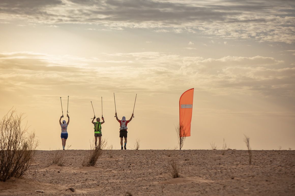 100 km del Sahara abre las puertas a corredores y caminantes