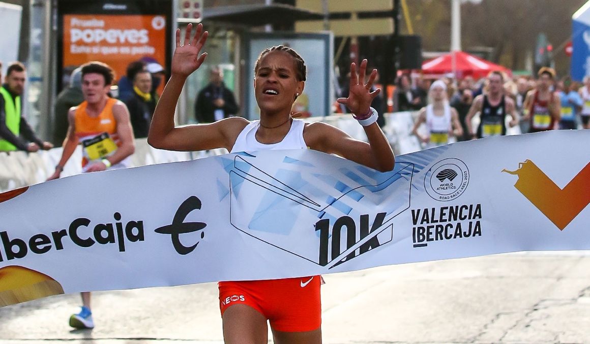 Yalemzerf Yehualaw bate el récord del circuito en el 10K Valencia Ibercaja. ORGANIZACIÓN.