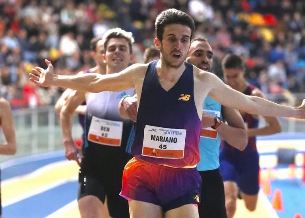 Mariano García imponiéndose en el mitin celebrado en Sabadell