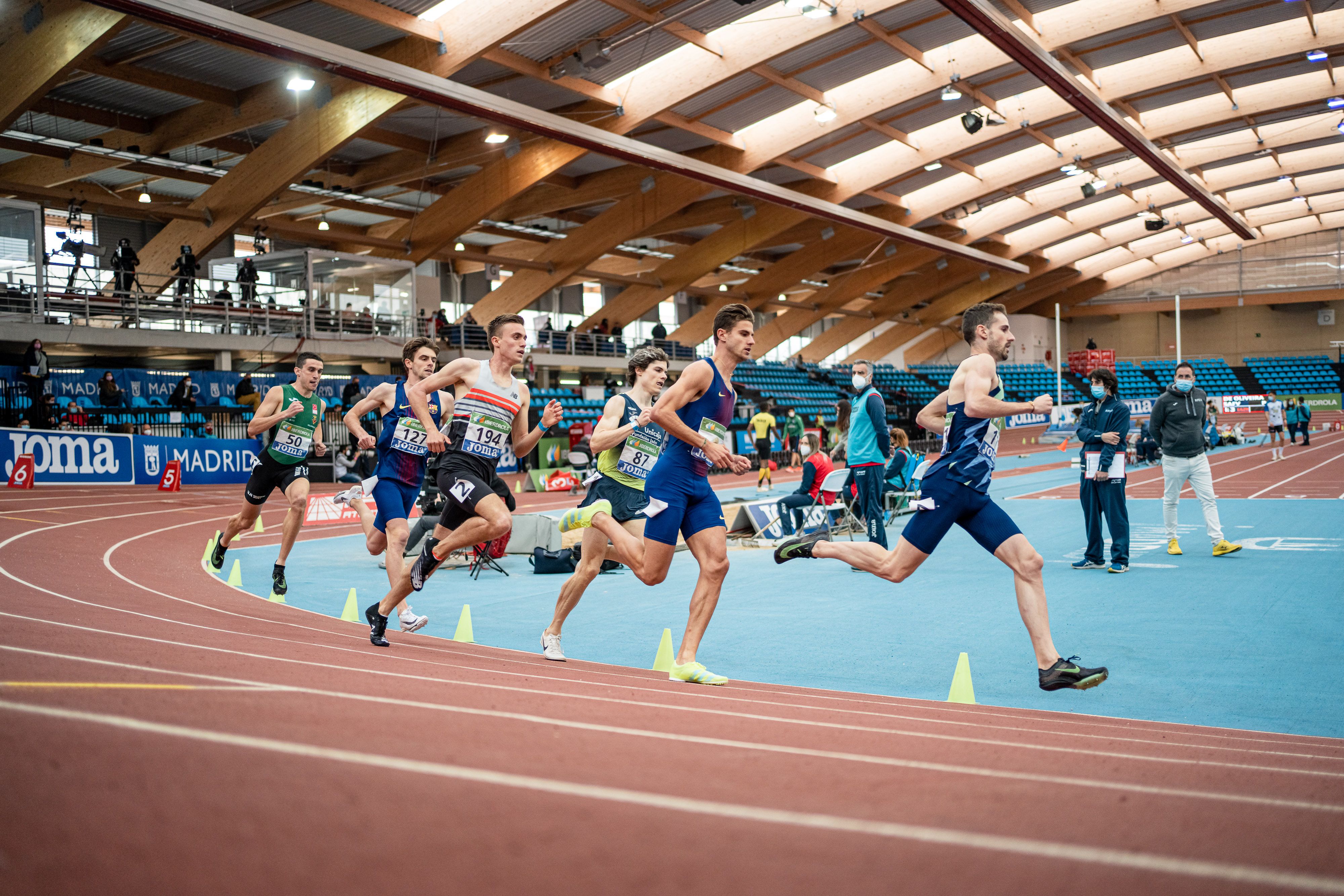 Una imagen del último Campeonato de España en pista cubierta celebrado en Gallur, en plena pandemia, en 2021. SPORTMEDIA.