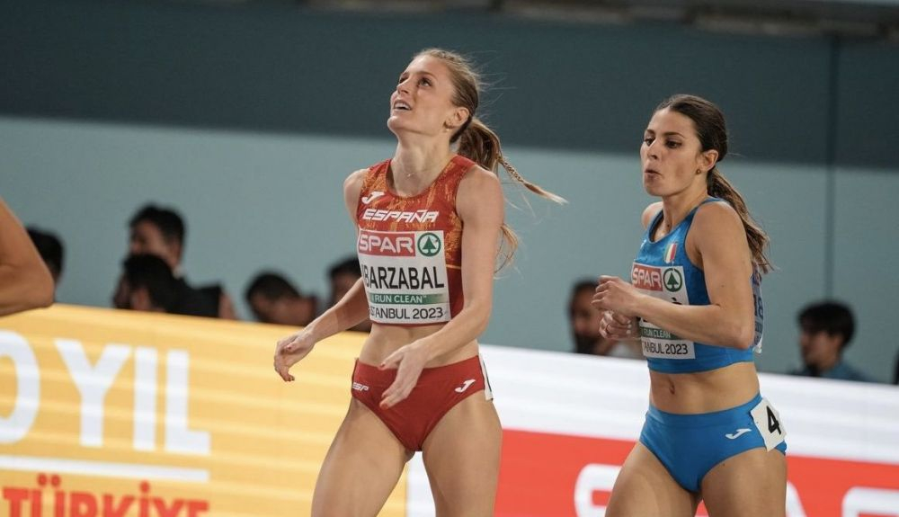 Lorea Ibarzabal tras clasificarse para las semifinales de los 800 metros en Estambul. SPORTMEDIA.