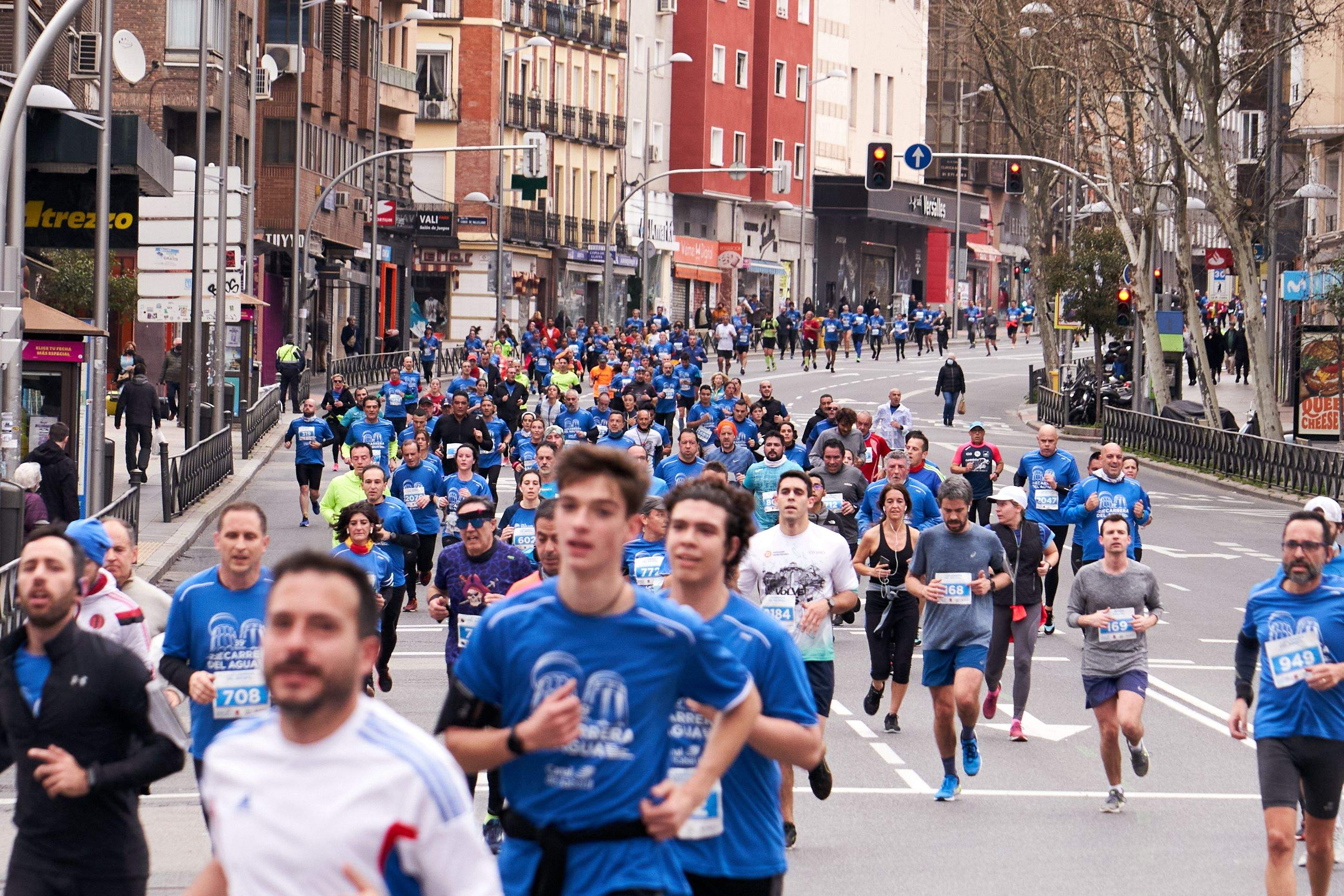 Una imagen de la Carrera del Agua, una prueba con un recorrido espectacular en el centro de Madrid. LAST LAP.
