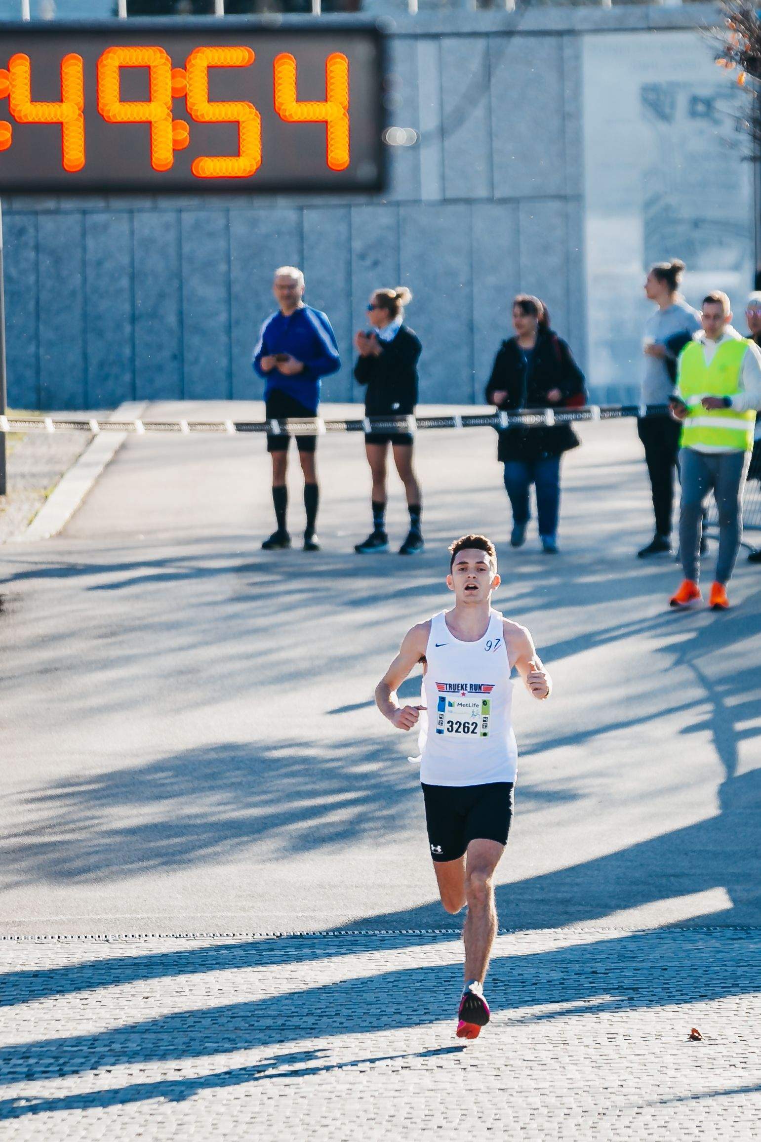 Todas las fotos del Metlife 15K Madrid Activa 2023 10