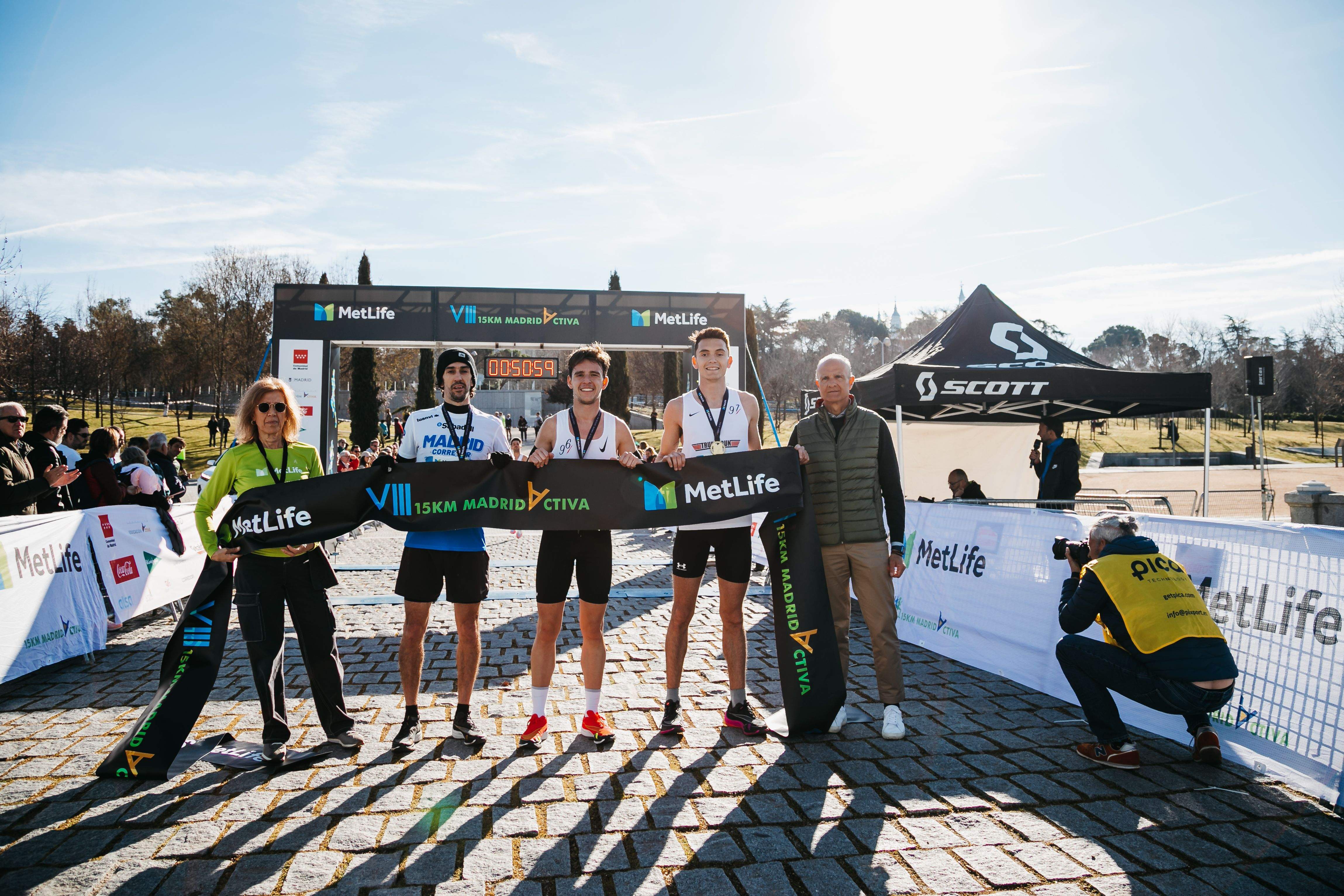 Todas las fotos del Metlife 15K Madrid Activa 2023 32