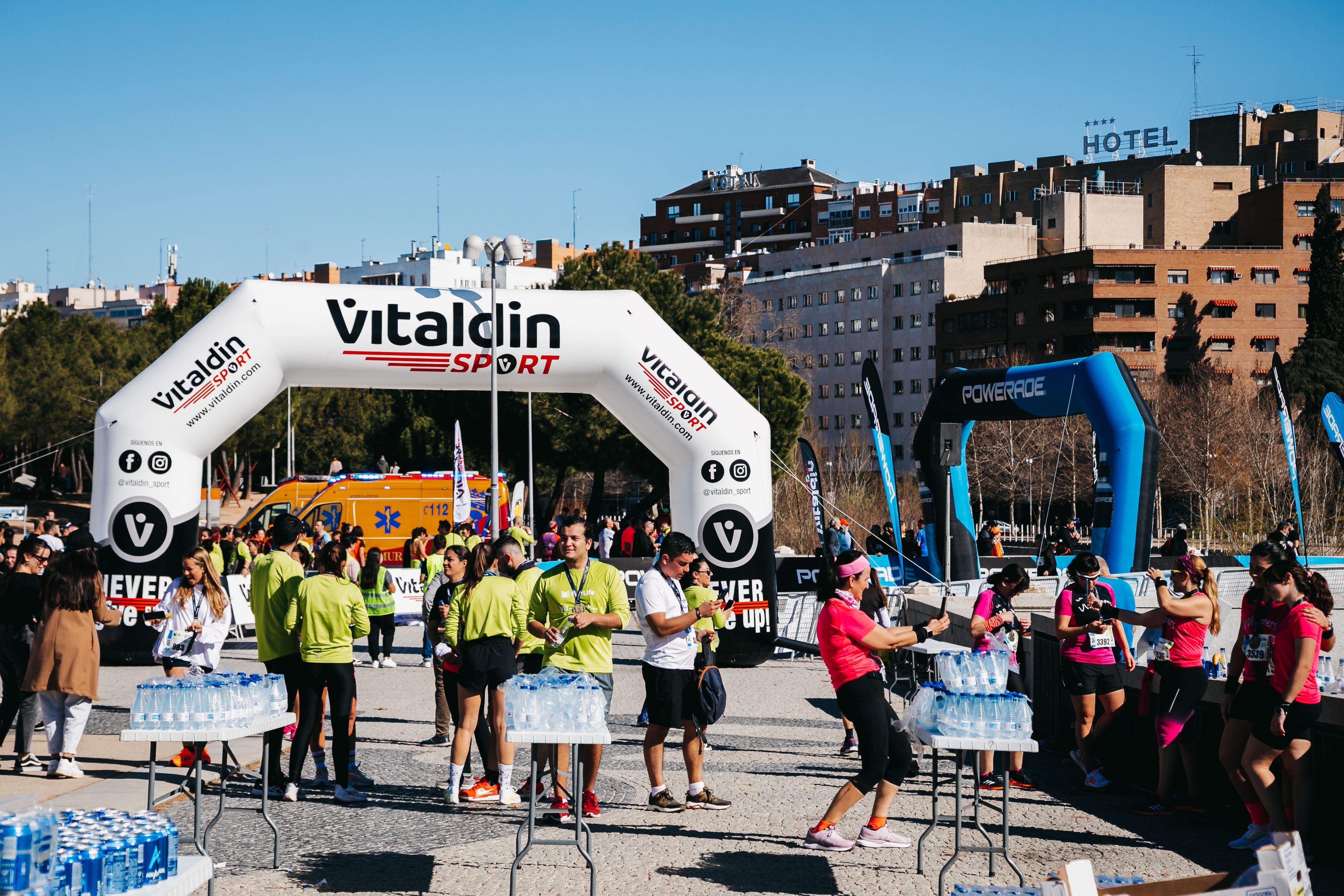 Todas las fotos de la premiación del Metlife 15K Madrid Activa 2023 12