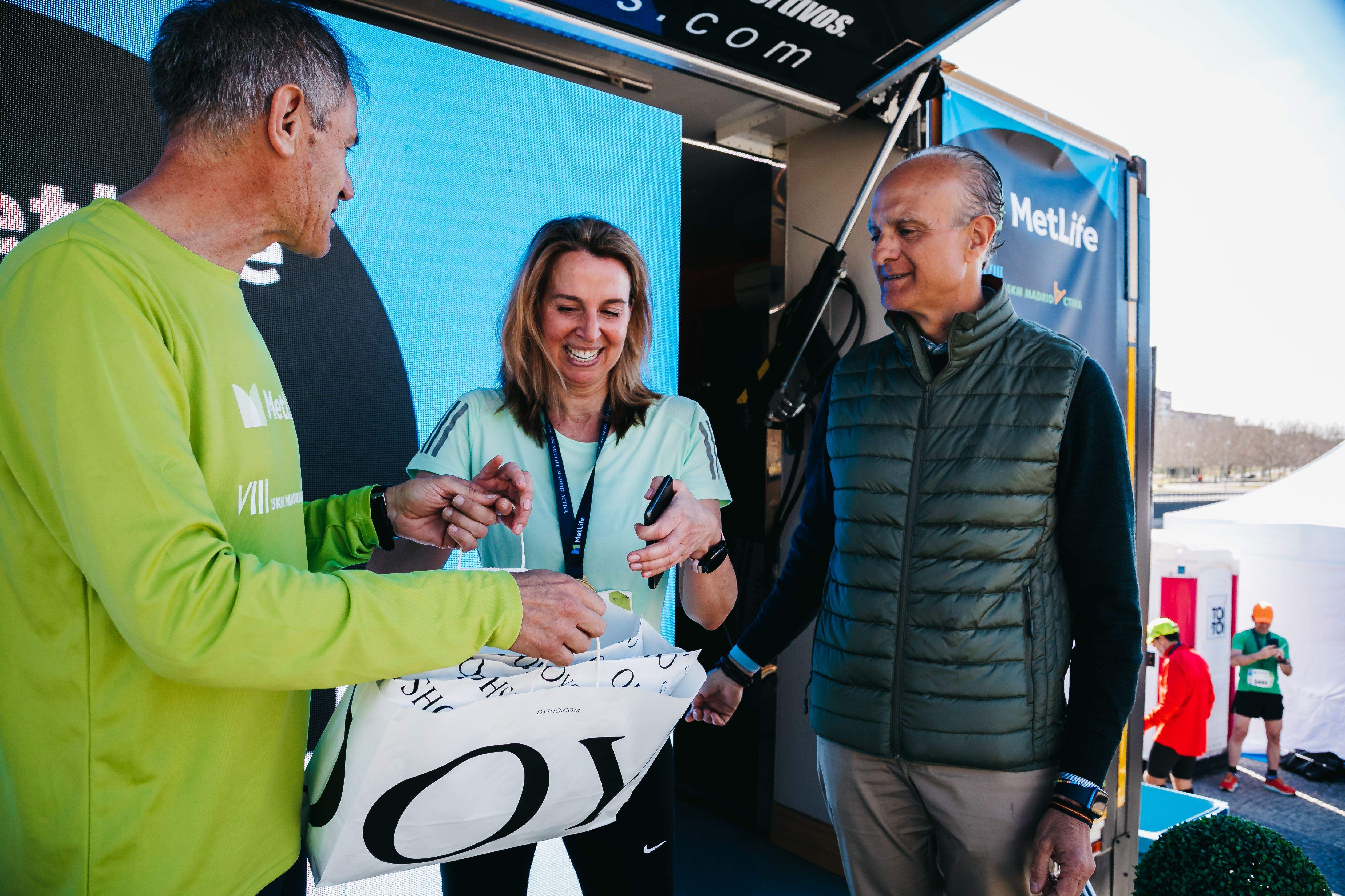 Todas las fotos de la premiación del Metlife 15K Madrid Activa 2023 19