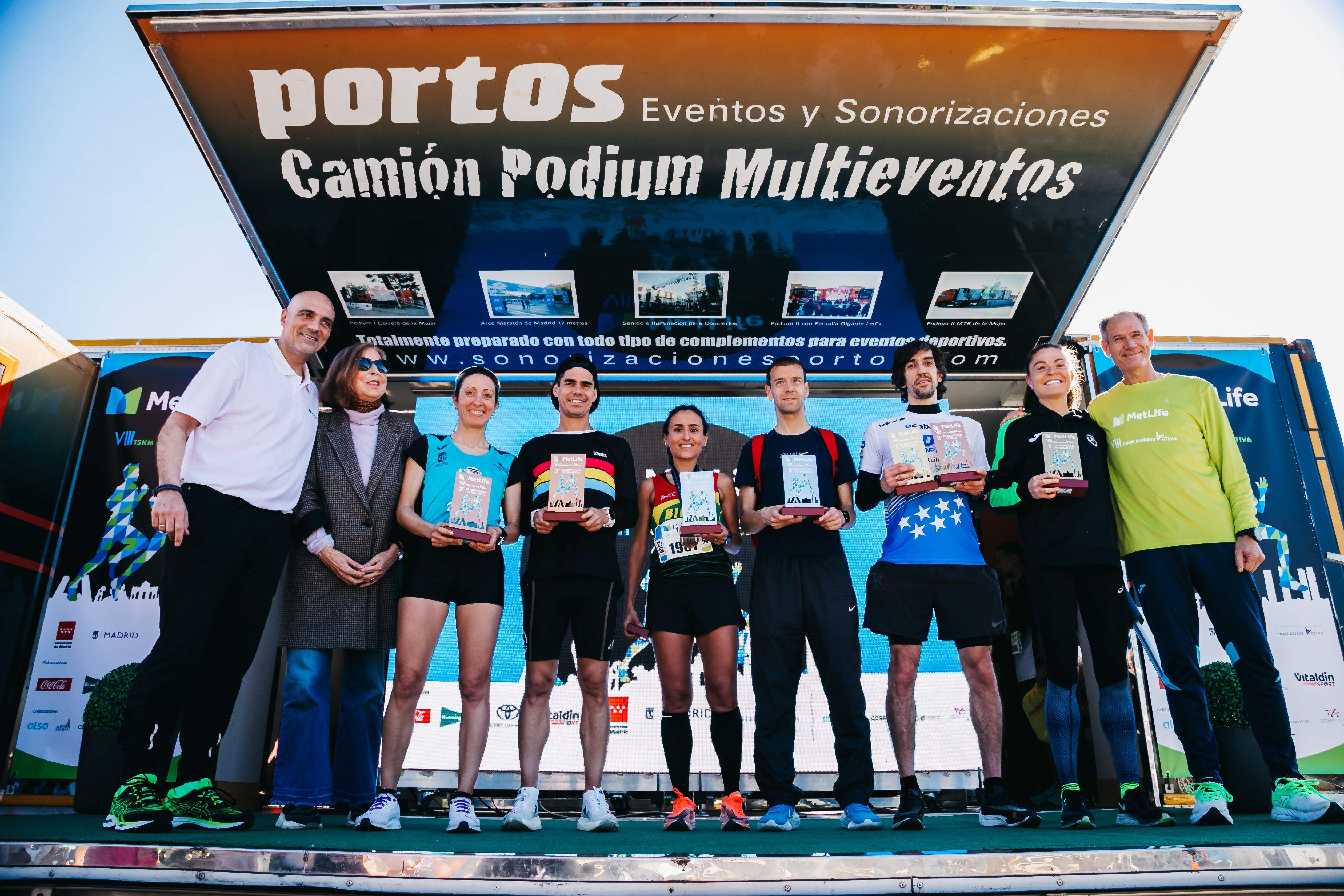 Todas las fotos de la premiación del Metlife 15K Madrid Activa 2023 24