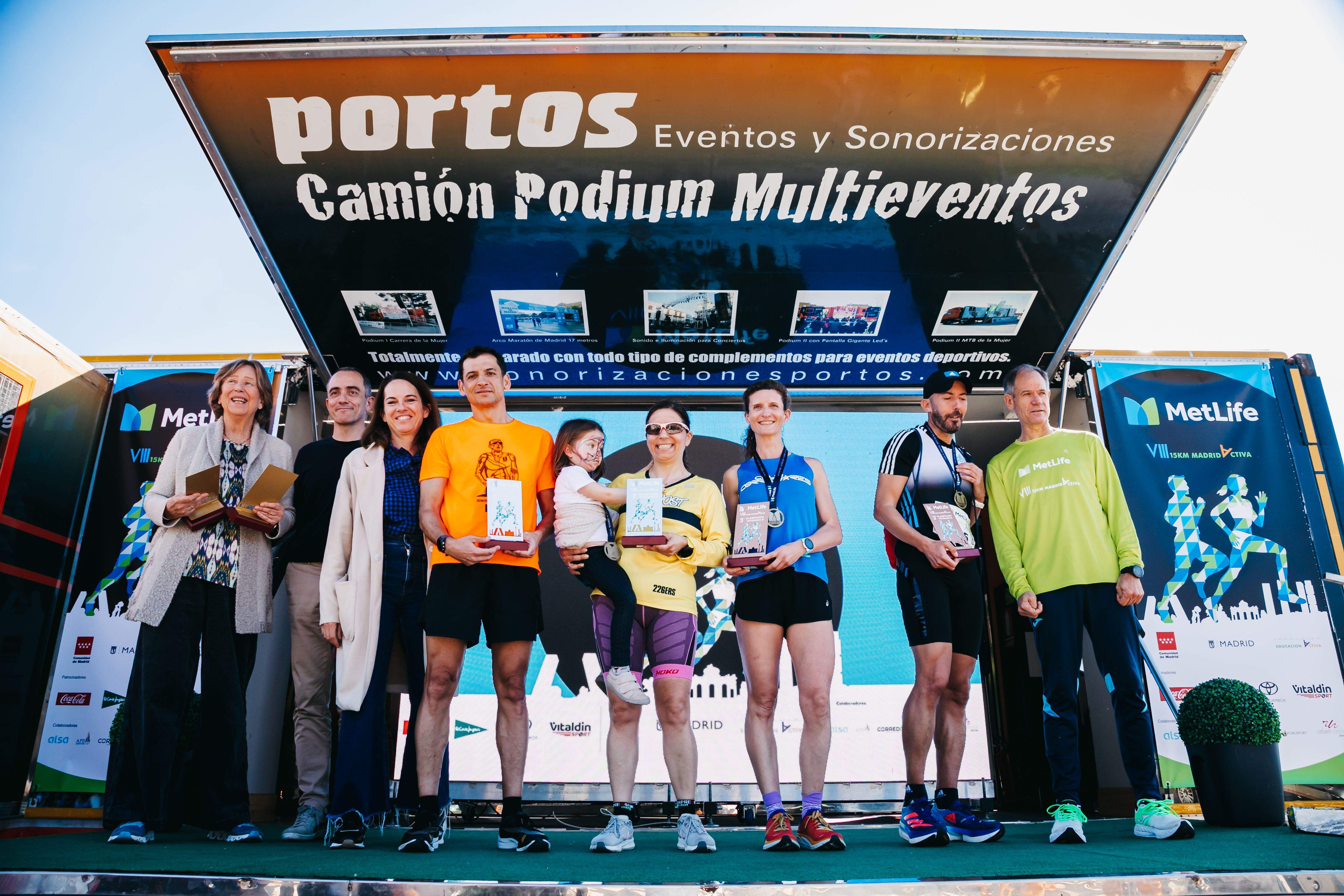 Todas las fotos de la premiación del Metlife 15K Madrid Activa 2023 25
