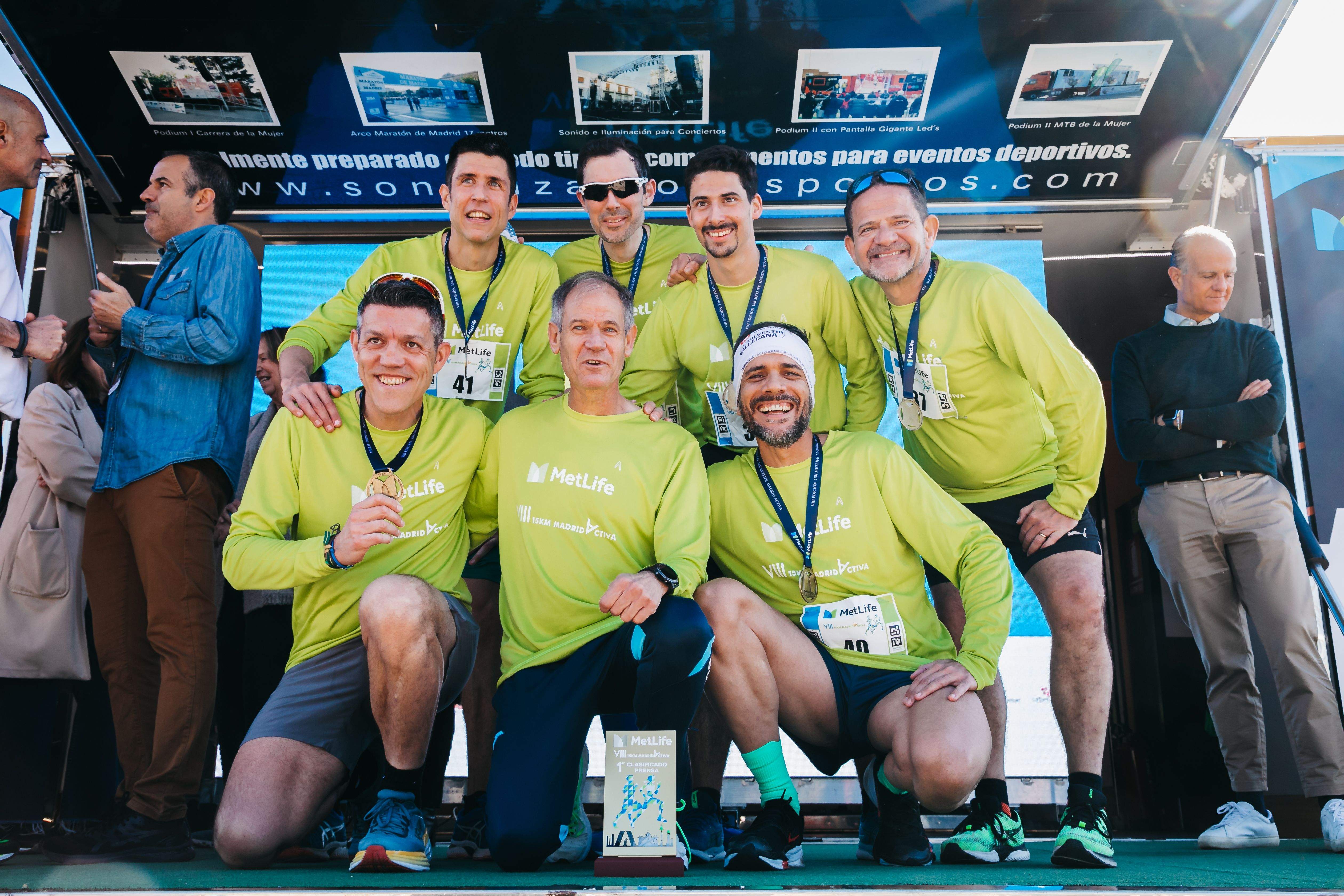 Todas las fotos de la premiación del Metlife 15K Madrid Activa 2023 30