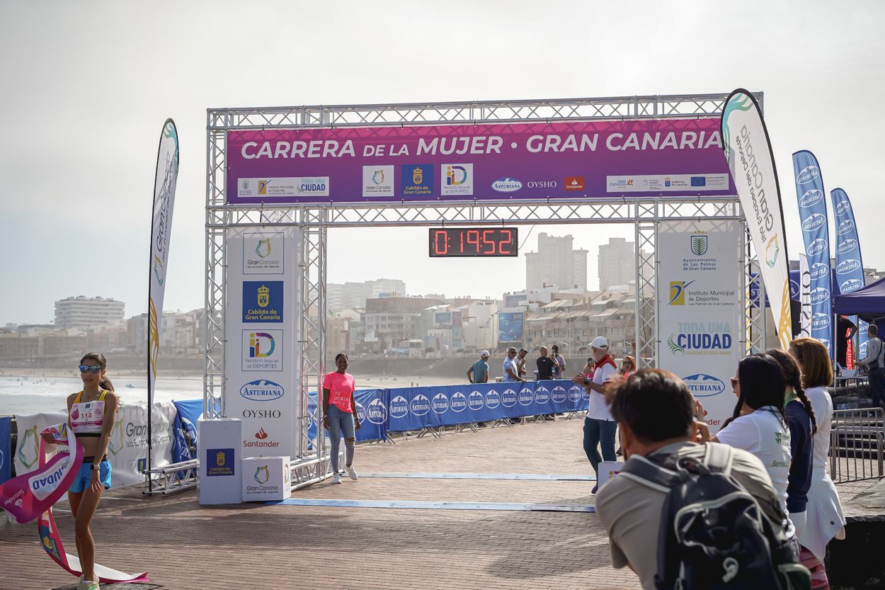 Las fotos de meta de la Carrera de la Mujer de Gran Canaria11 19 02 15701 O