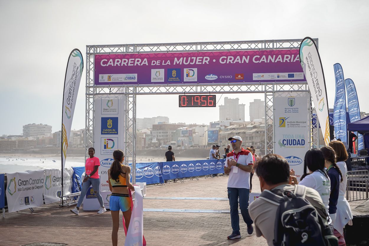 Las fotos de meta de la Carrera de la Mujer de Gran Canaria11 19 06 15701 O